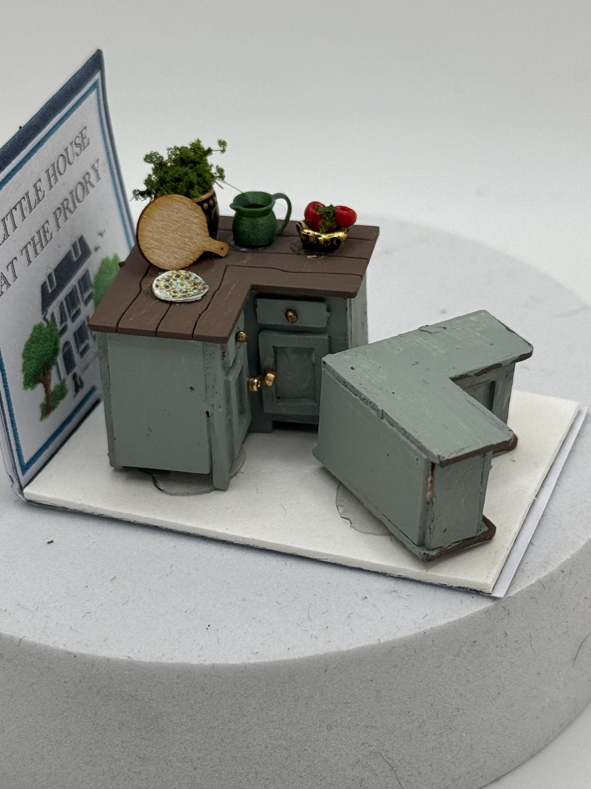 Dolls House 1/48th / 1:48 /  Quarter Scale  corner kitchen unit Cupboard and Wall unit