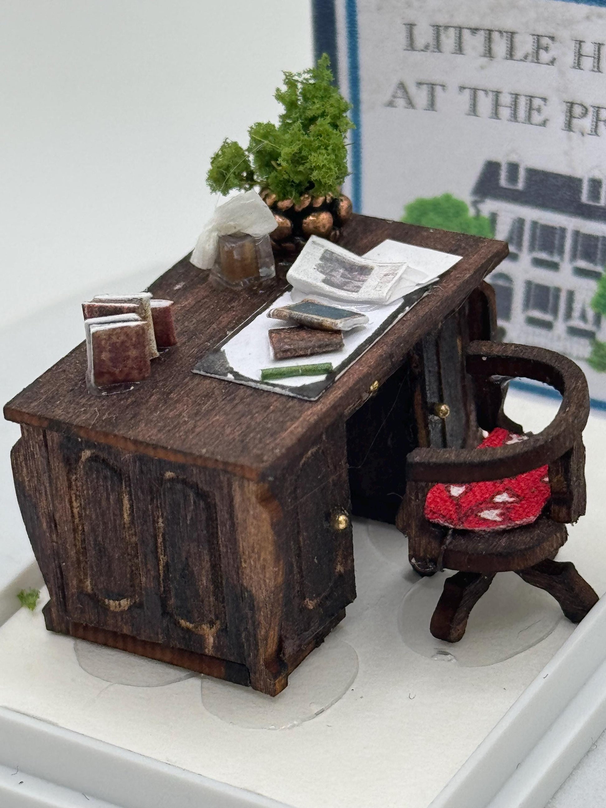 Dolls House 1/48th / 1:48 /  Quarter Scale  Desk and Chair