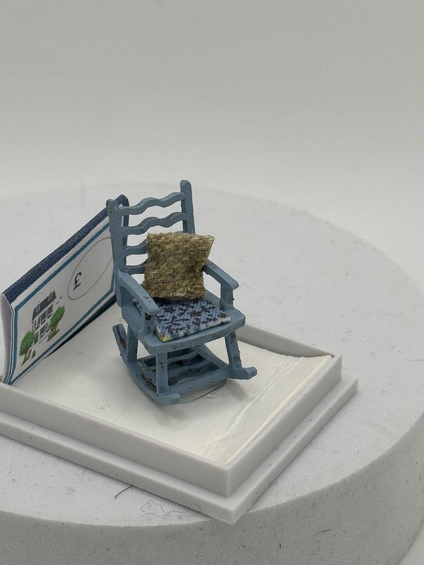 Dolls House 1/48th / 1:48 /Quarter Scale - rocking chair