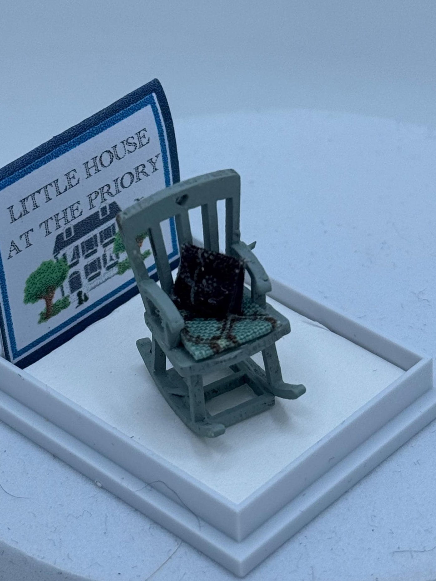 Dolls House 1/48th / 1:48 /Quarter Scale - rocking chair