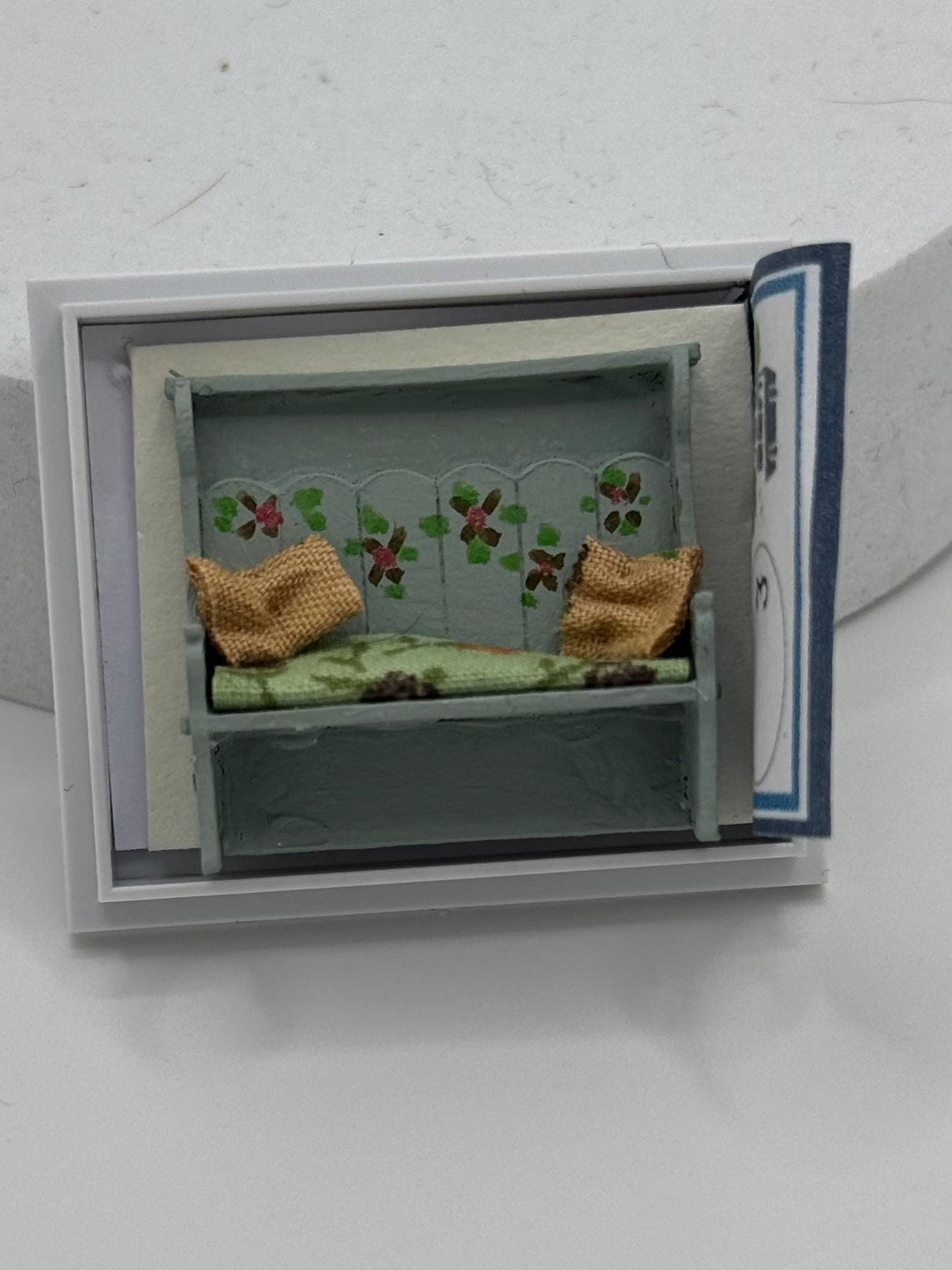 Dolls House 1/48th / 1:48 /Quarter Scale - settle / bench