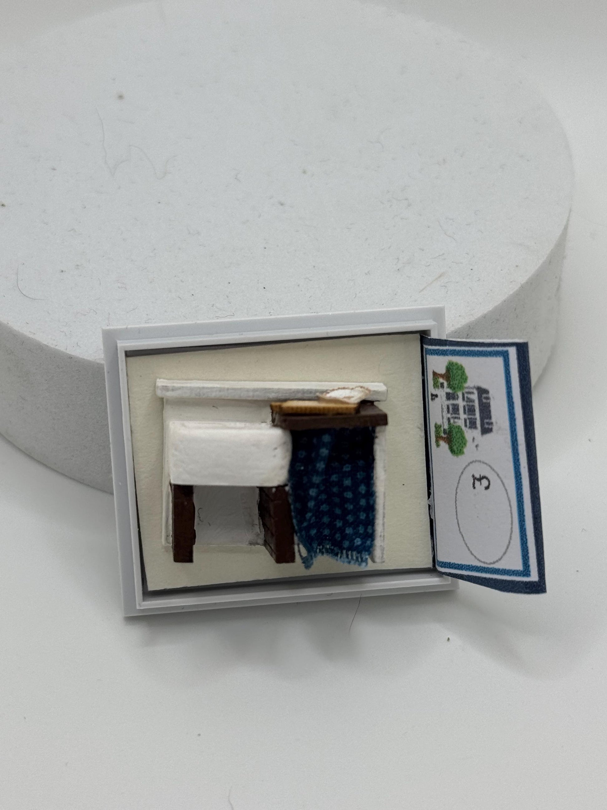 Dolls House 1/48th / 1:48 /Quarter Scale - pot sink