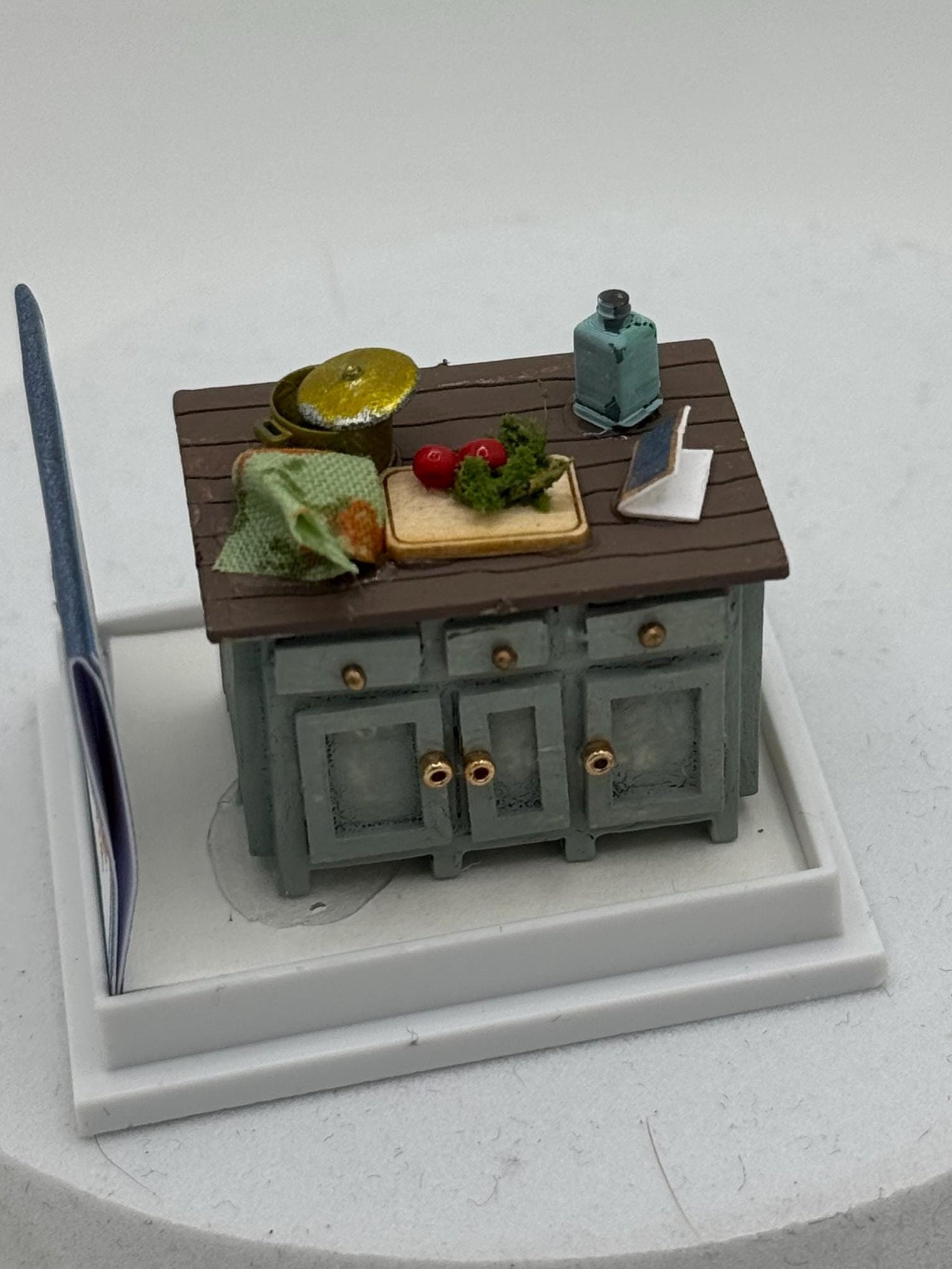 Dolls House 1/48th / 1:48 /Quarter Scale - kitchen island unit