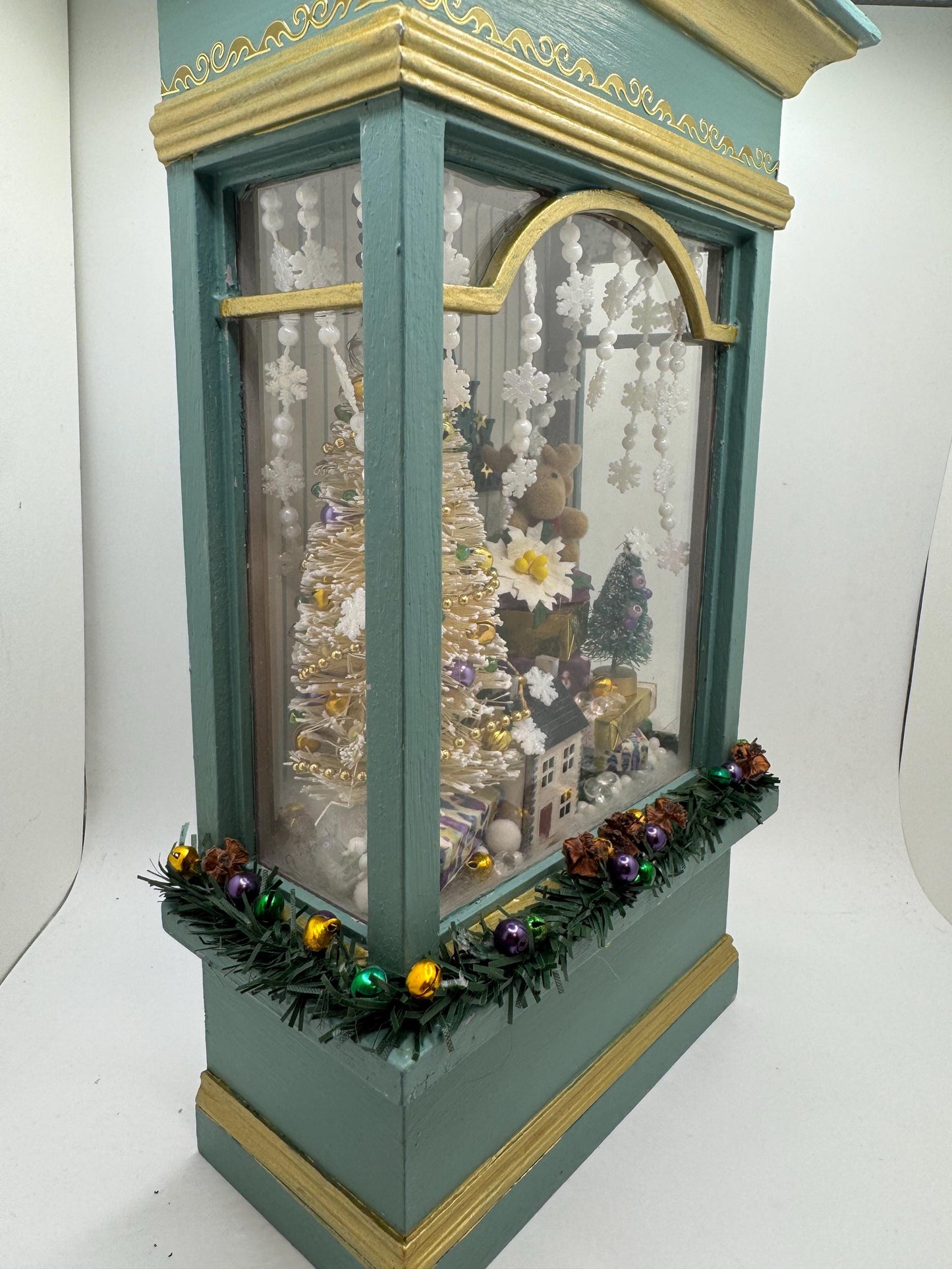 Dolls House Miniatures - Christmas Shop Display Window (can be stand alone display)