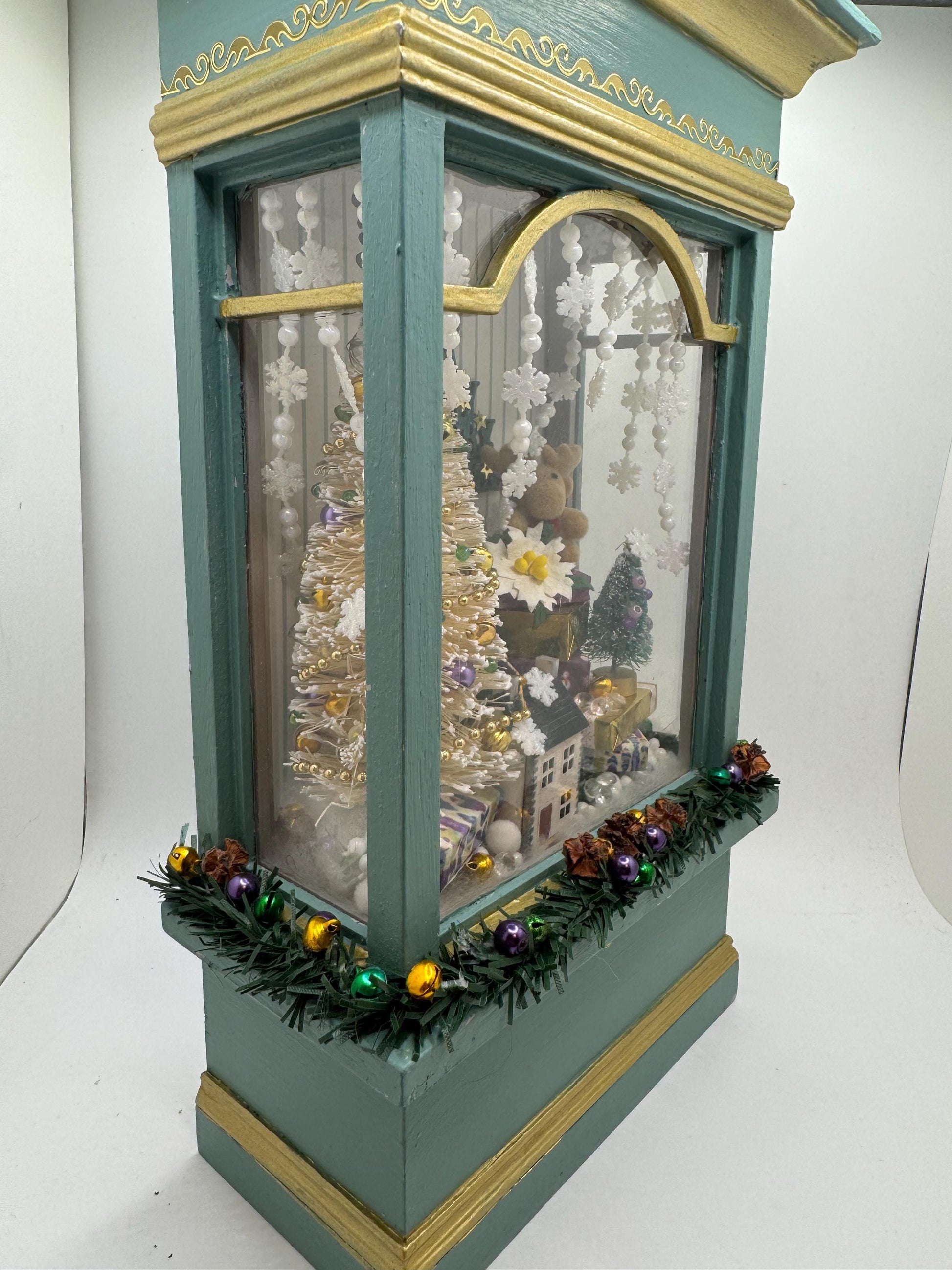Dolls House Miniatures - Christmas Shop Display Window (can be stand alone display)