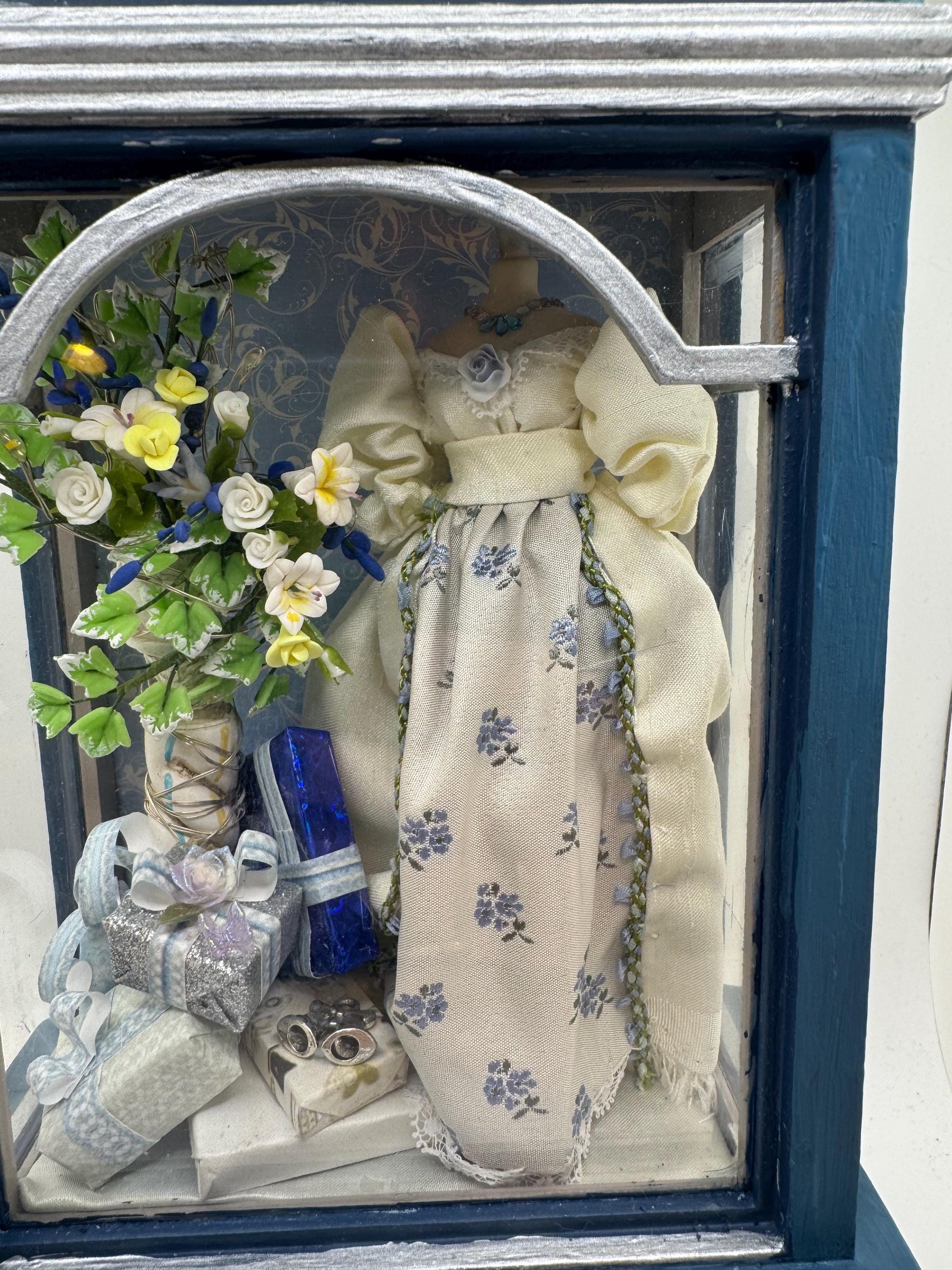 Dolls House Miniatures - Bridal / Dress Shop Display Window (can be stand alone display)