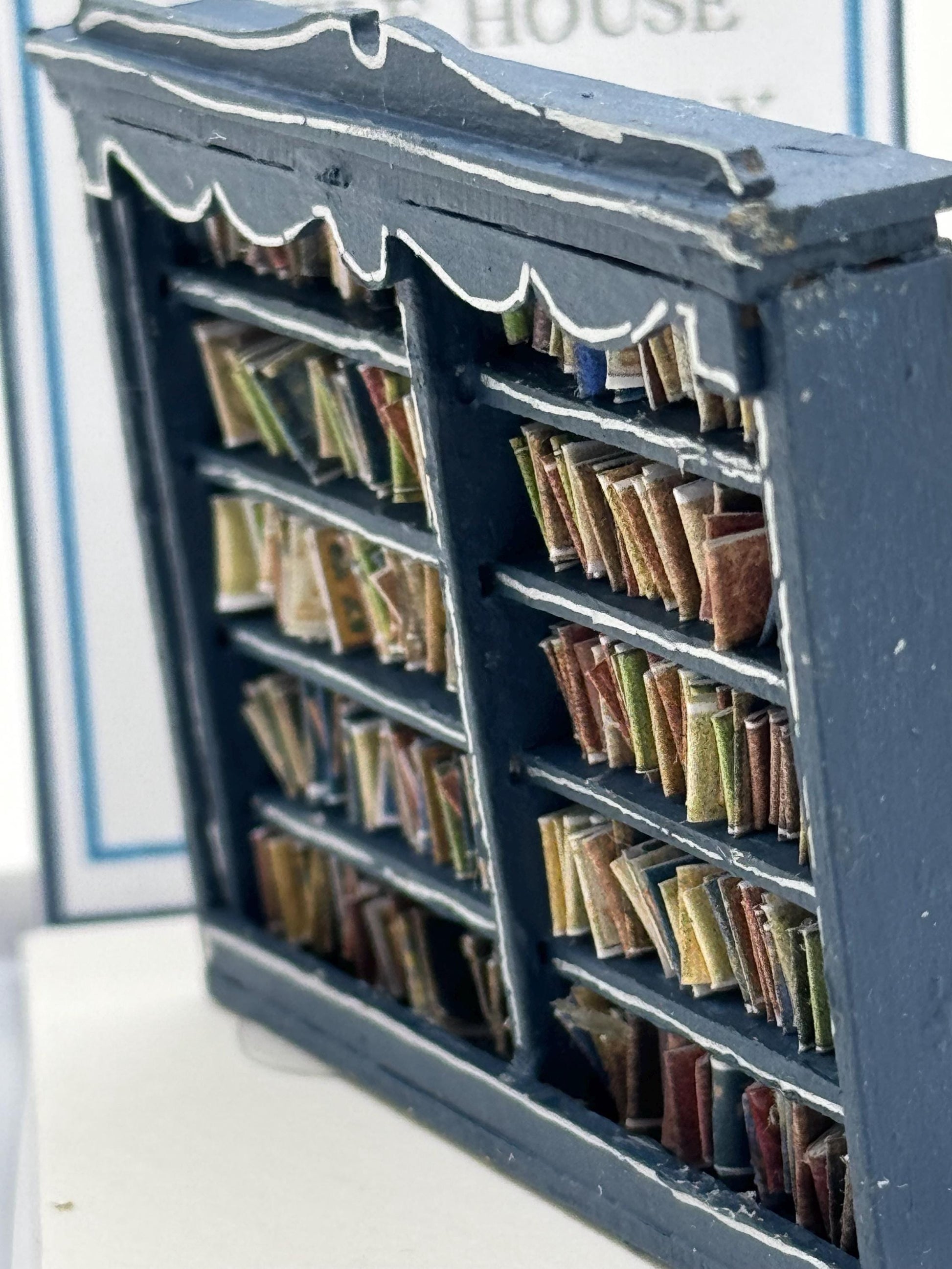 Dolls House 1/48th / 1:48 /Quarter Scale - Large Bookcase