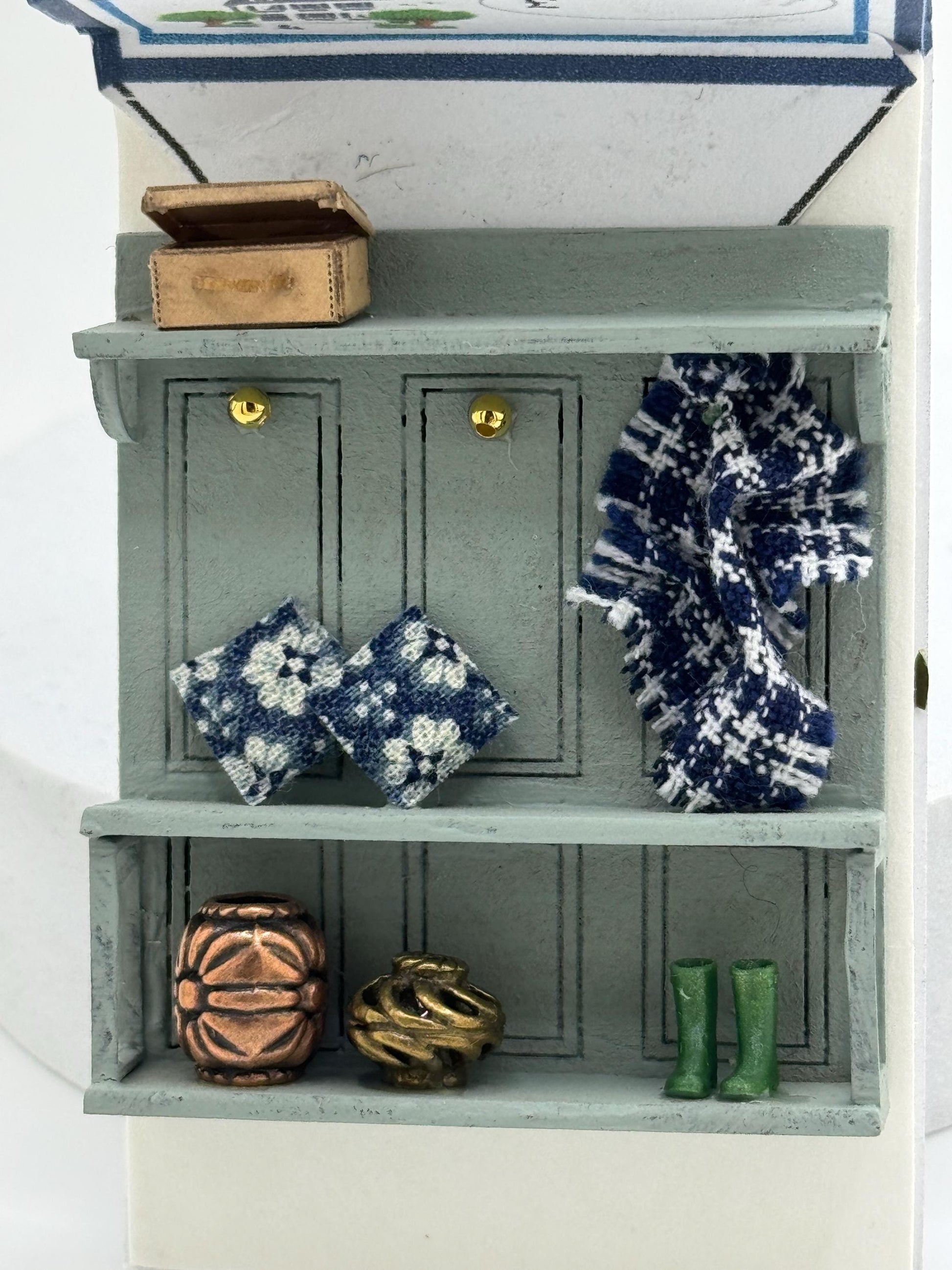 Dolls House 1/48th / 1:48 /Quarter Scale - Hall Coat Rack Bench Settle