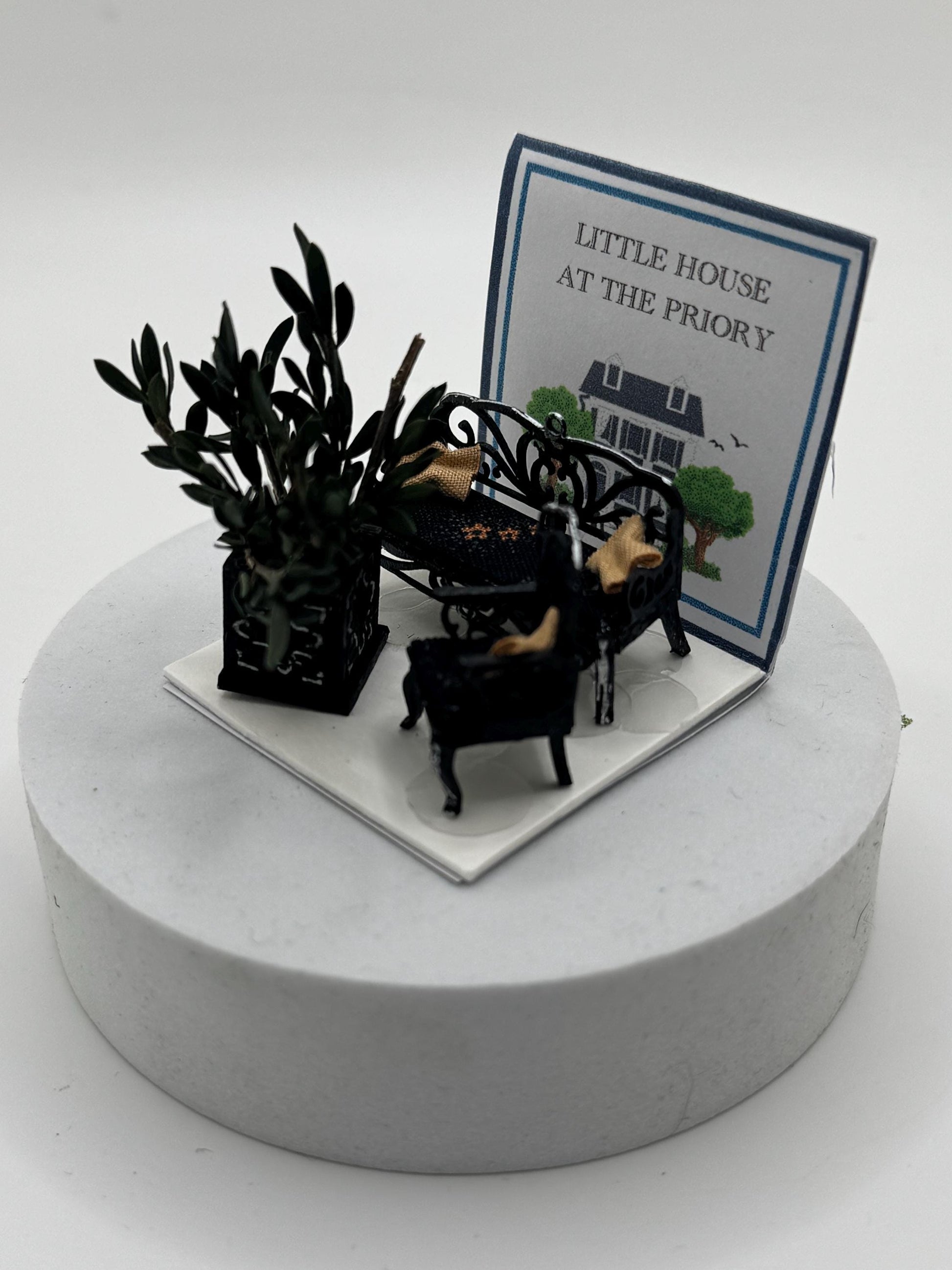 Dolls House 1/48th / 1:48 /Quarter Scale - Conservatory /Garden Room furniture