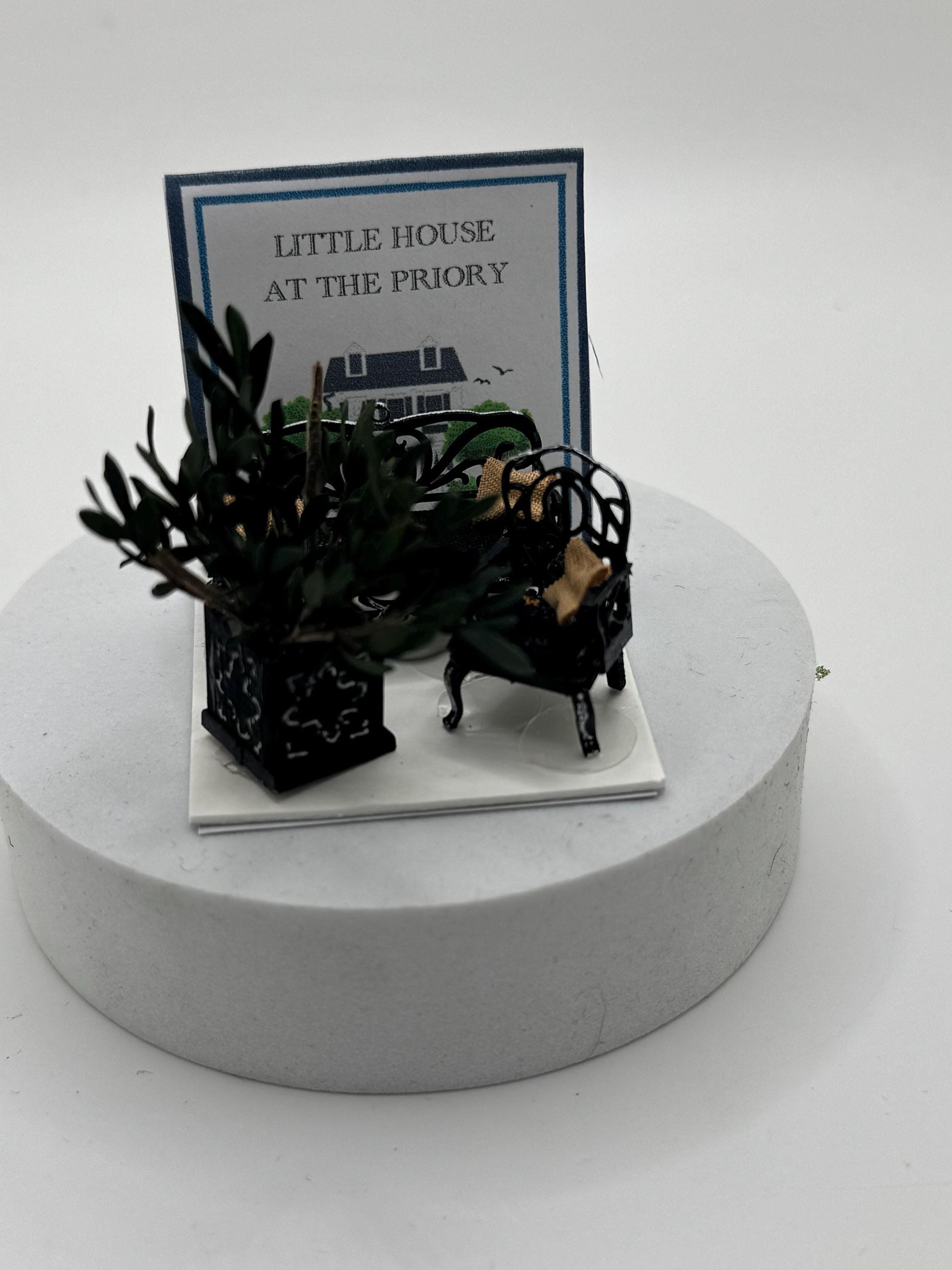 Dolls House 1/48th / 1:48 /Quarter Scale - Conservatory /Garden Room furniture