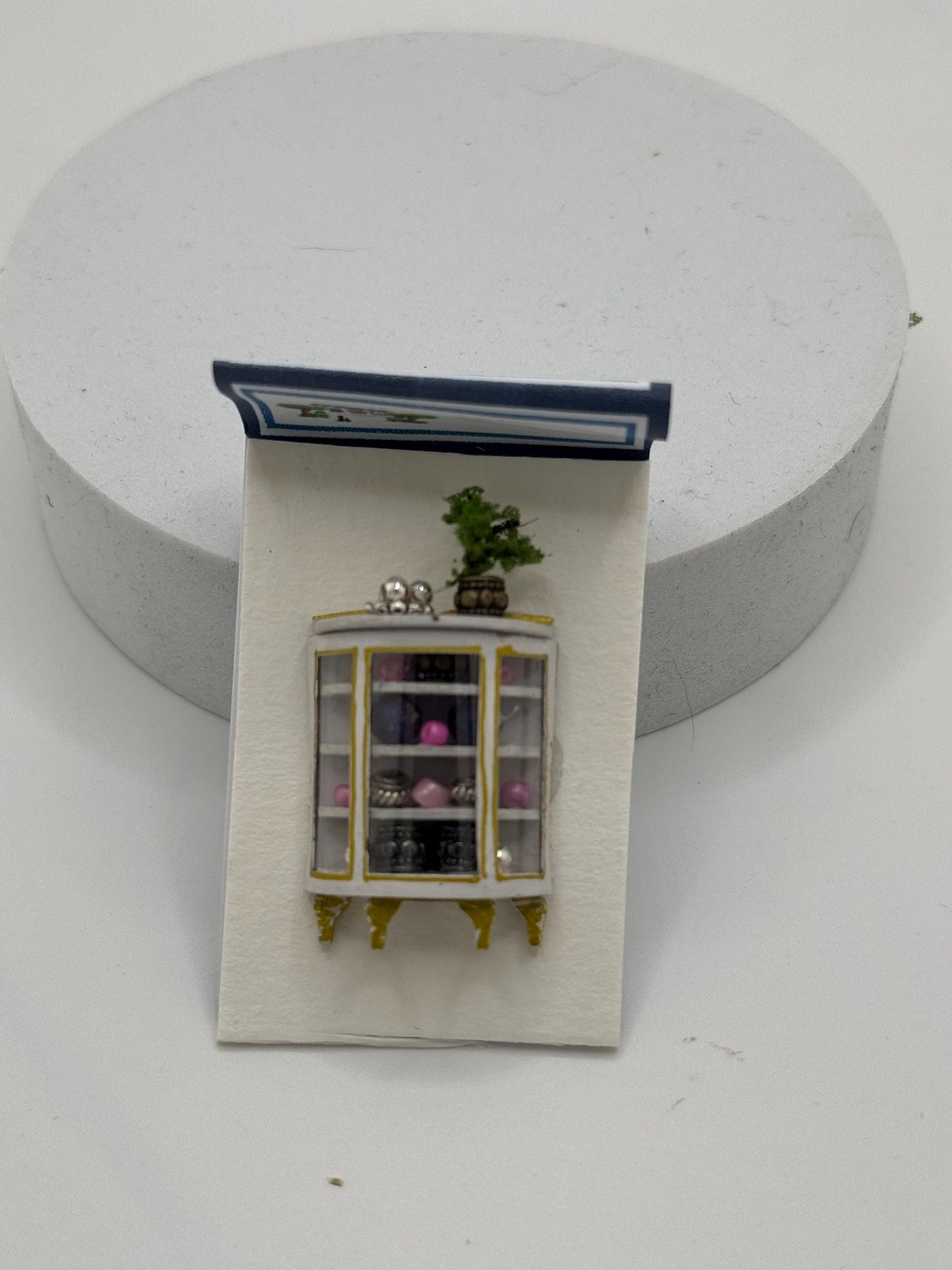 Dolls House 1/48th / 1:48 / Display Cabinet