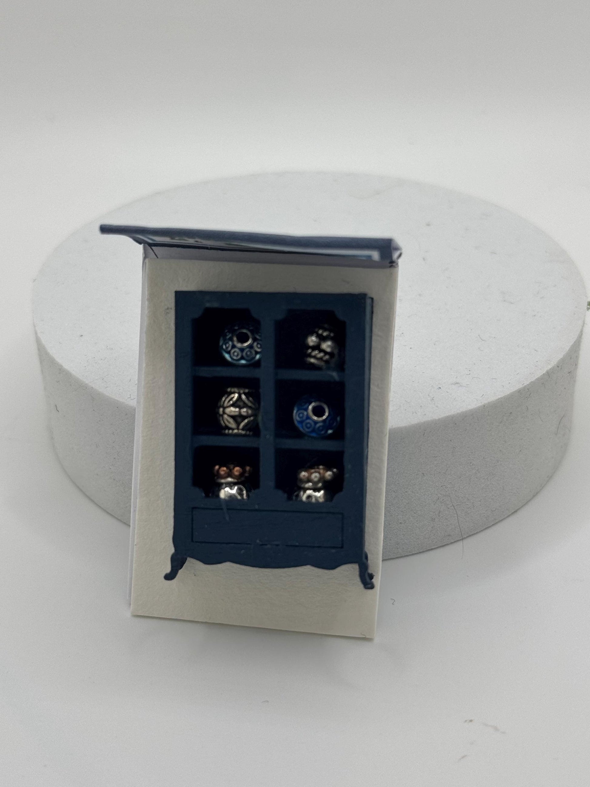 Dolls House 1/48th / 1:48 / Display Cabinet