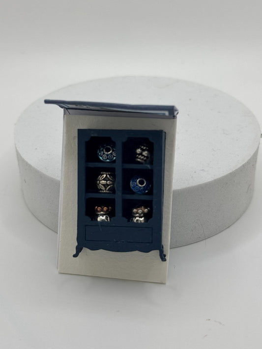 Dolls House 1/48th / 1:48 / Display Cabinet