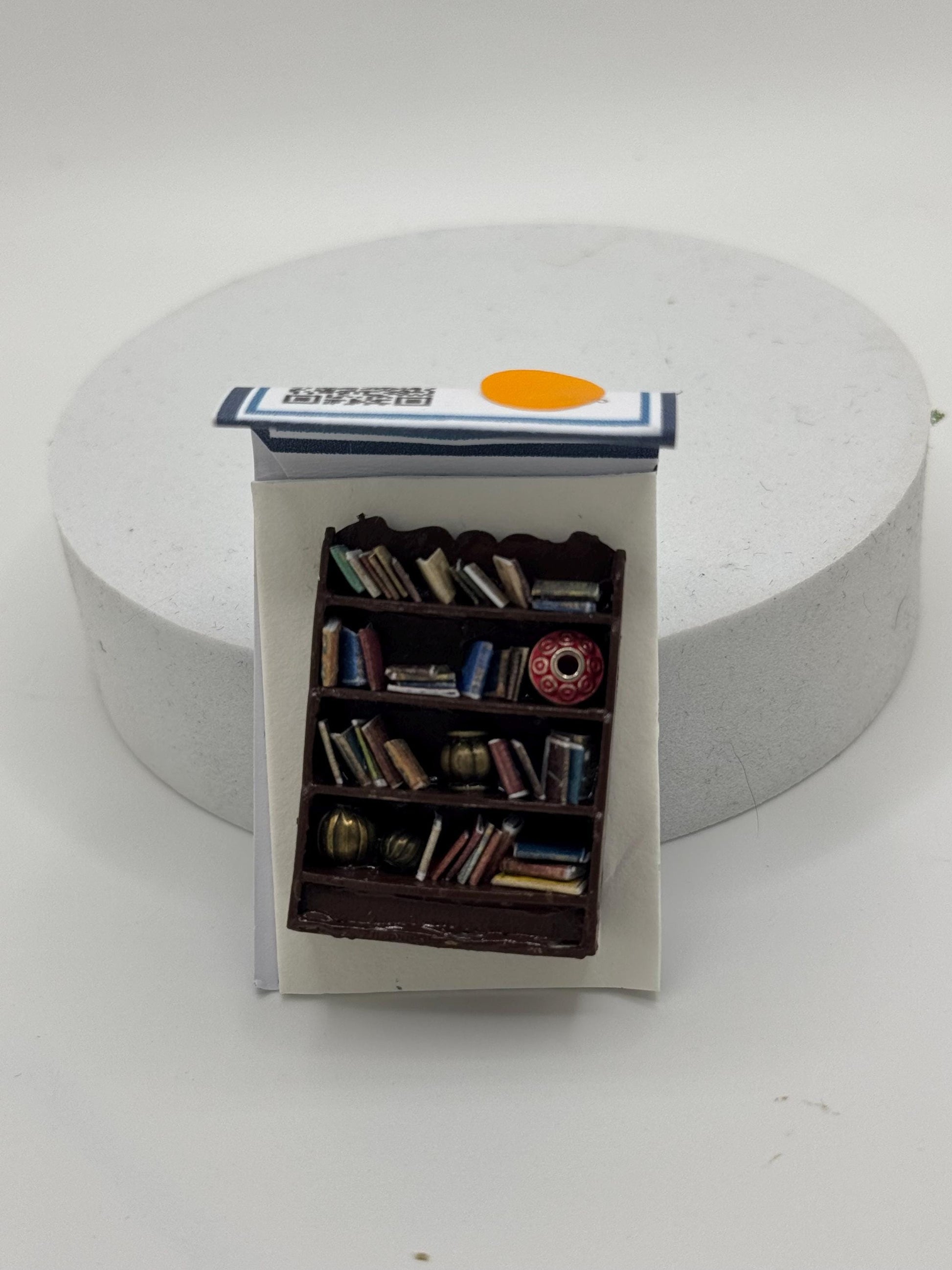 Dolls House 1/48th / 1:48 / Display Cabinet bookcase