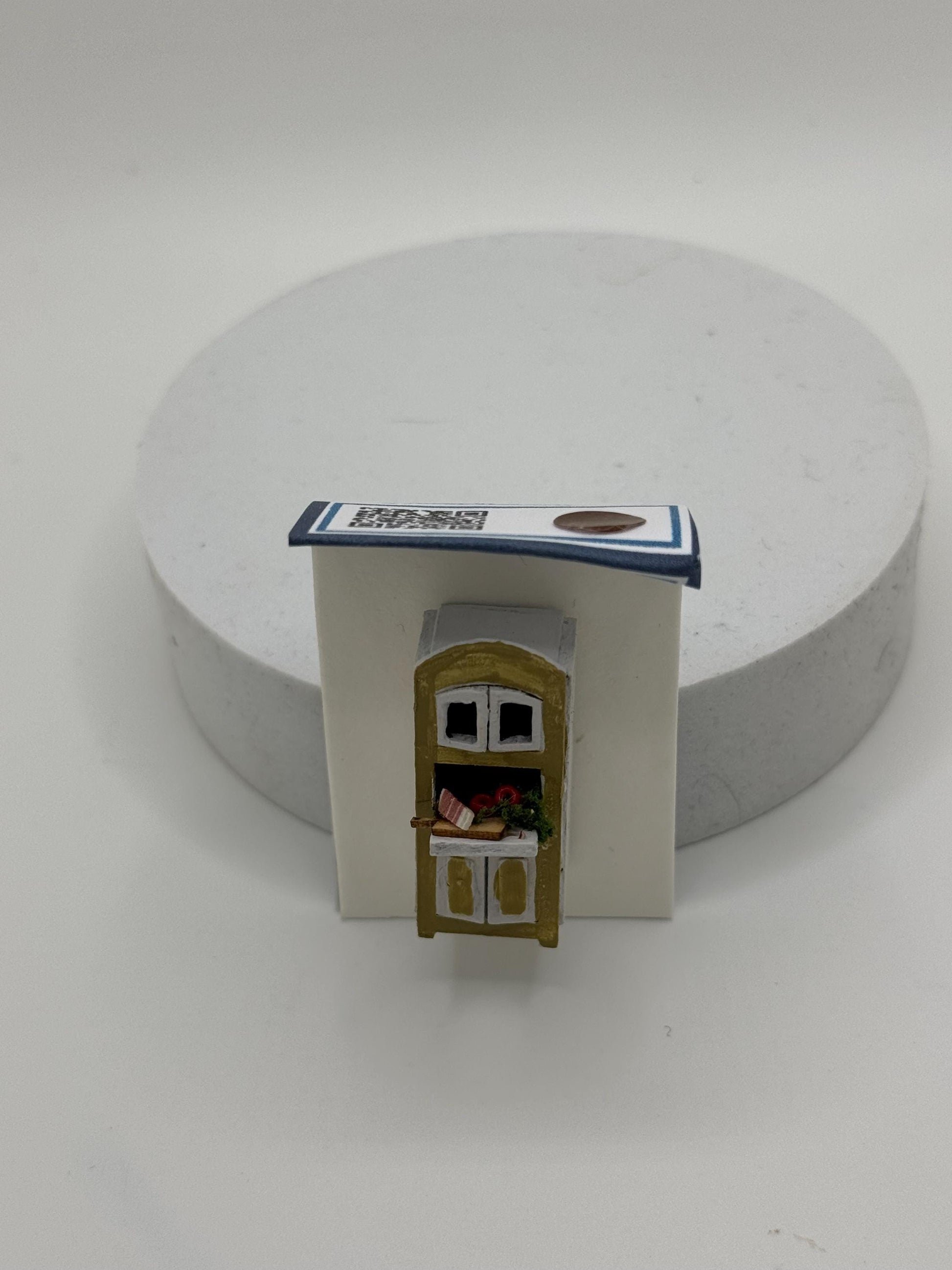 Dolls House 1/48th / 1:48 /  Quarter Scale vintage kitchen Cupboard