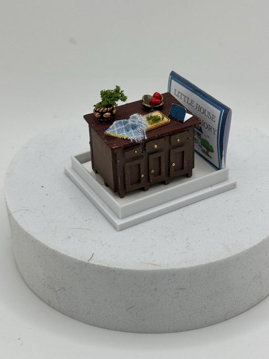 Dolls House 1/48th / 1:48 /Quarter Scale - kitchen island unit