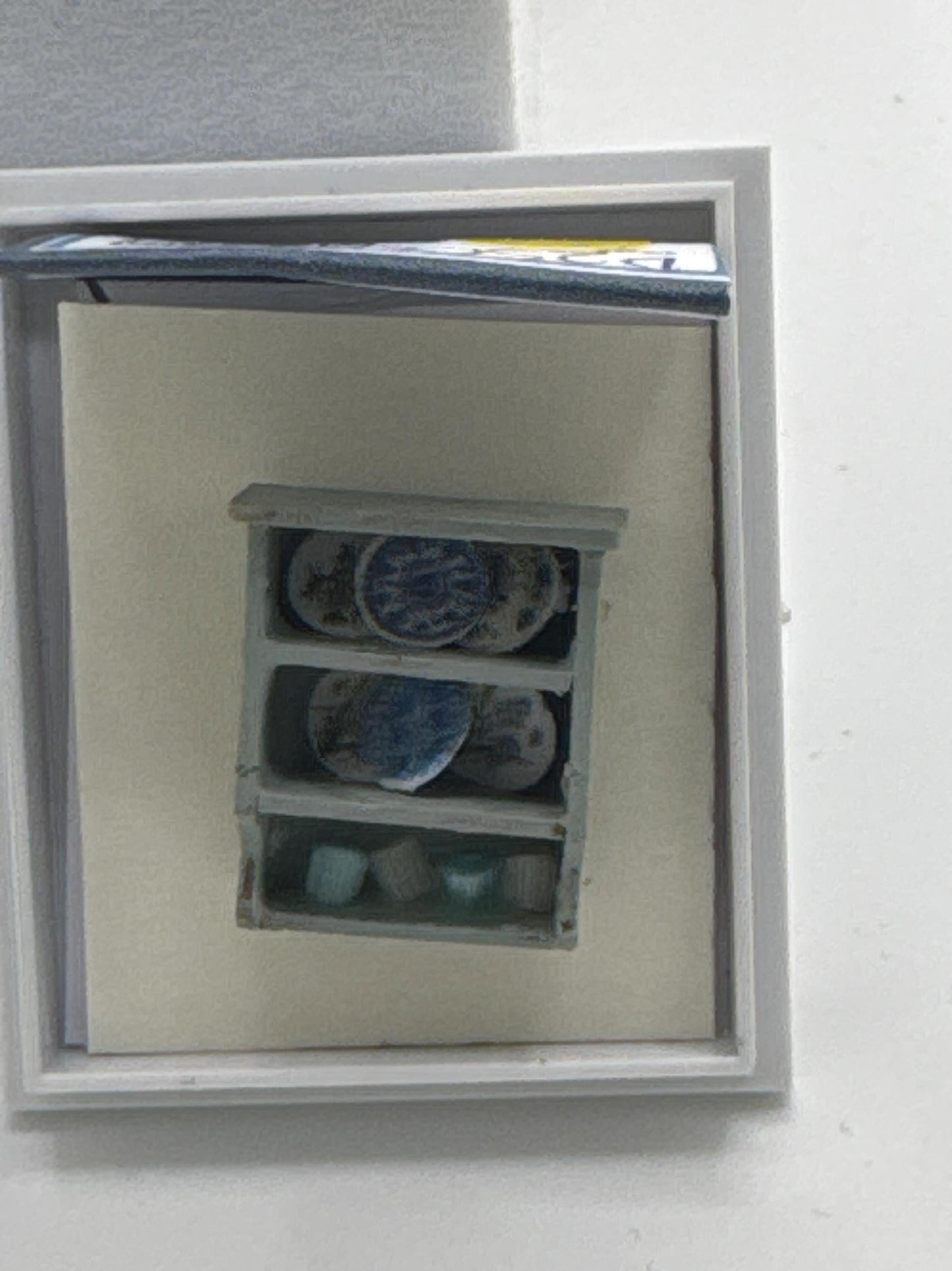 Dolls House 1/48th / 1:48 /Quarter Scale - kitchen wall shelf