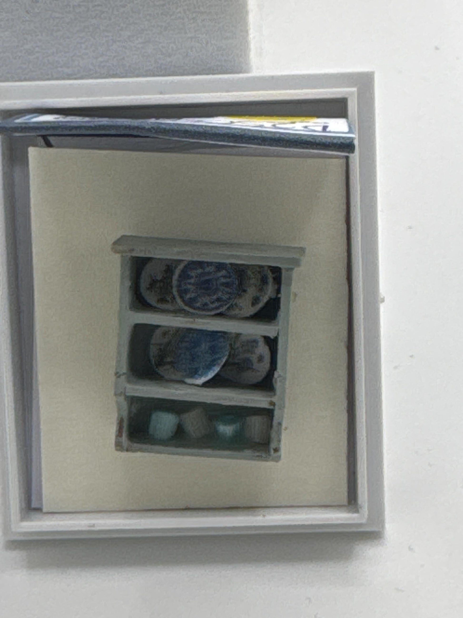 Dolls House 1/48th / 1:48 /Quarter Scale - kitchen wall shelf