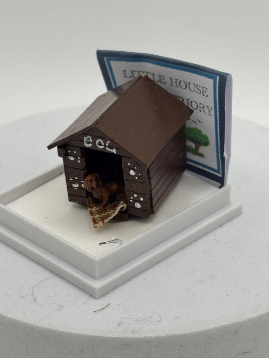 Dolls House 1/48th / 1:48 /Quarter Scale - dog kennel
