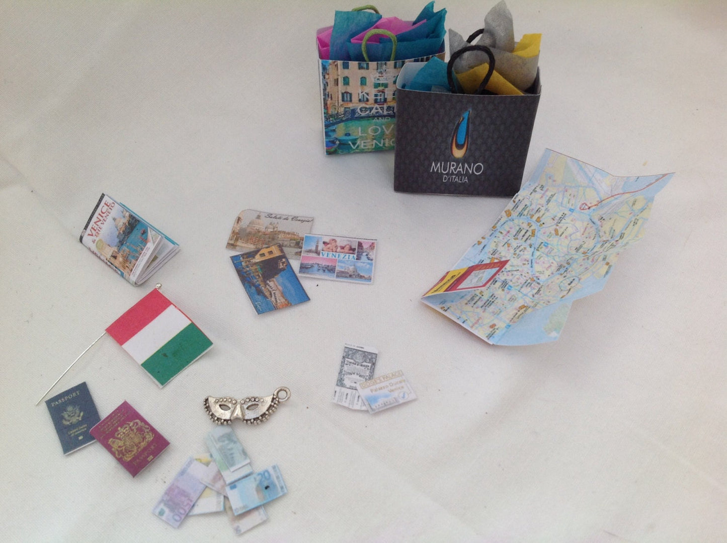 Dolls House Miniatures - 1/12th World Series travellers set - London, Rome, Barcelona, Venice
