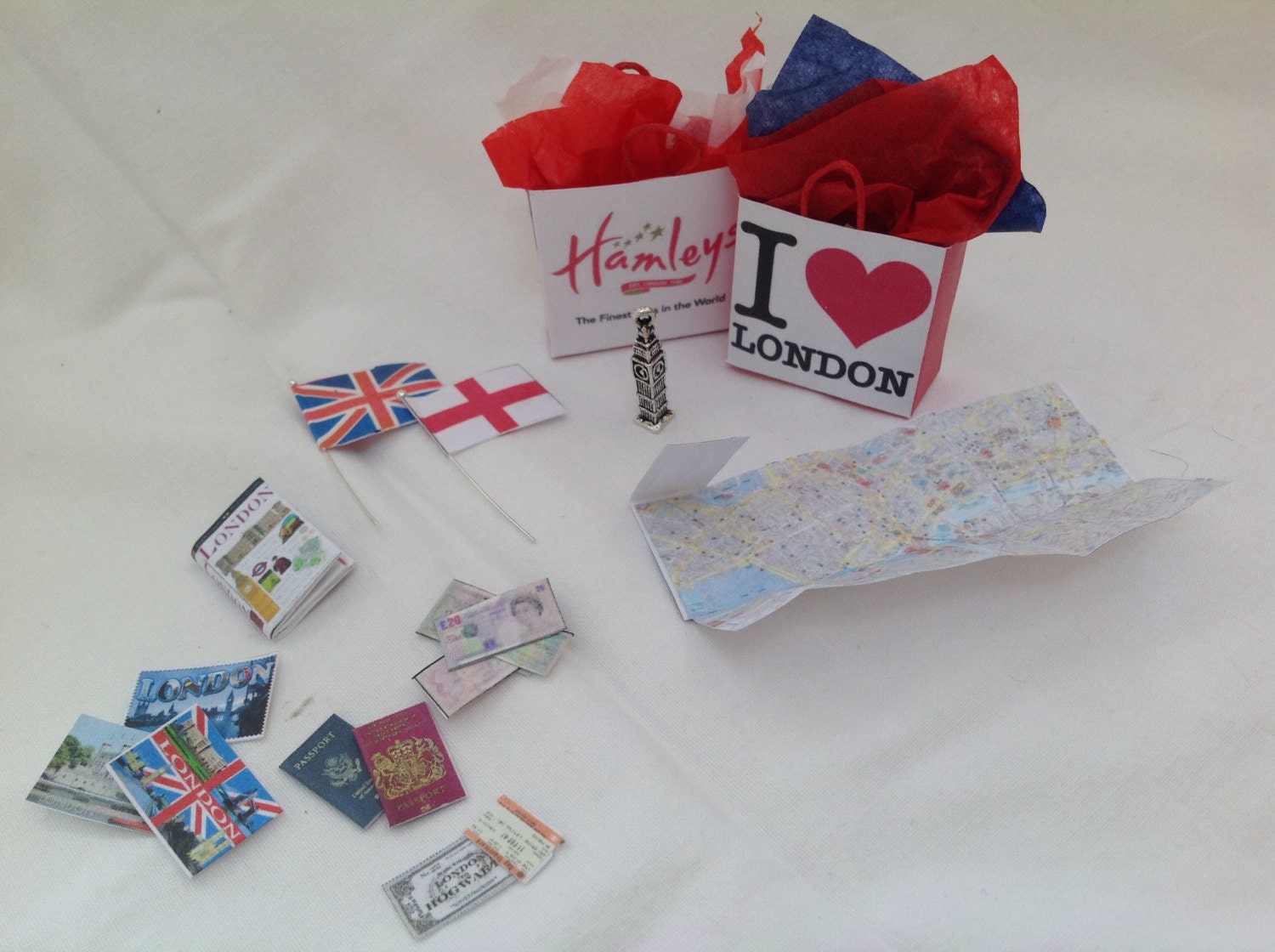 Dolls House Miniatures - 1/12th World Series travellers set - London, Rome, Barcelona, Venice