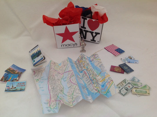 Dolls House Miniatures - 1/12th World Series travellers set - New York, San francisco, Toronto, Scotland