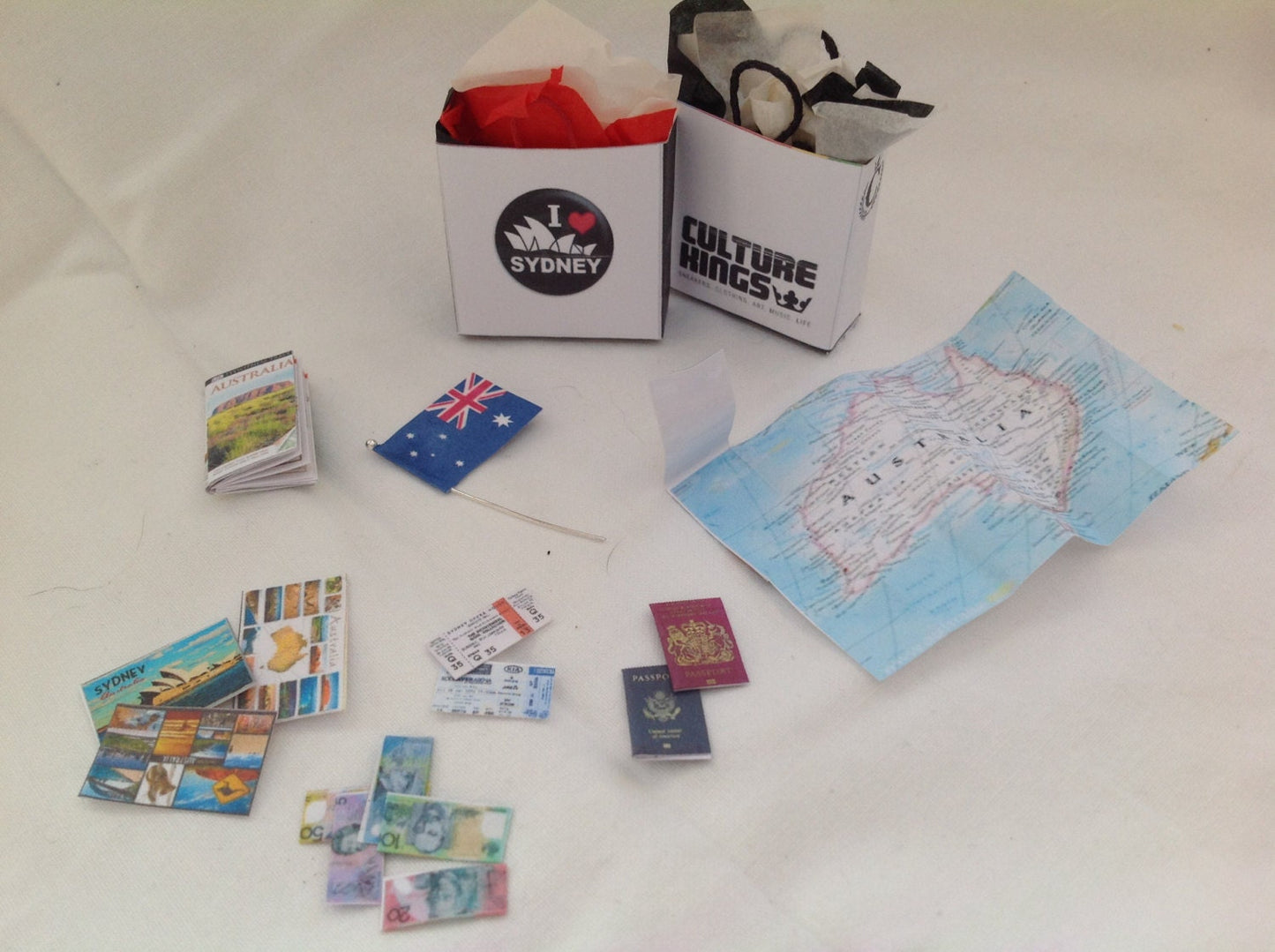 Dolls House Miniatures - 1/12th World Series travellers set - Australia, new zealand, moscow