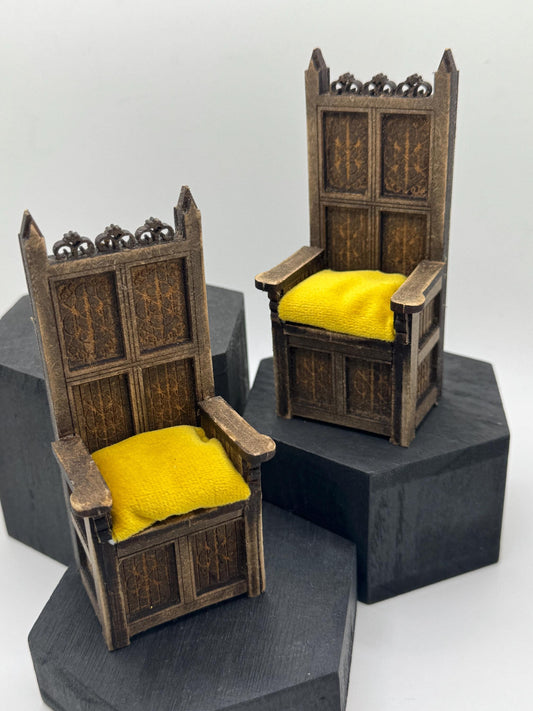 Dolls House Miniatures - 1/12th Medieval style throne / chair x1
