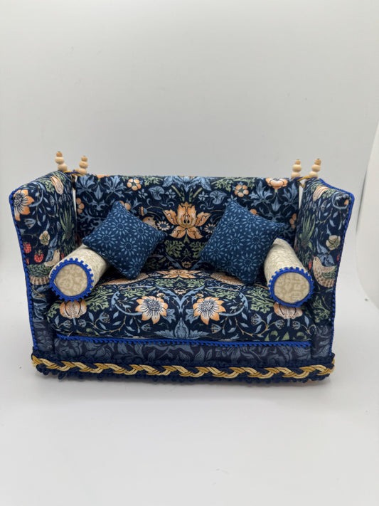 Dolls House Miniatures - 1/12th William Morris Knole Sofa
