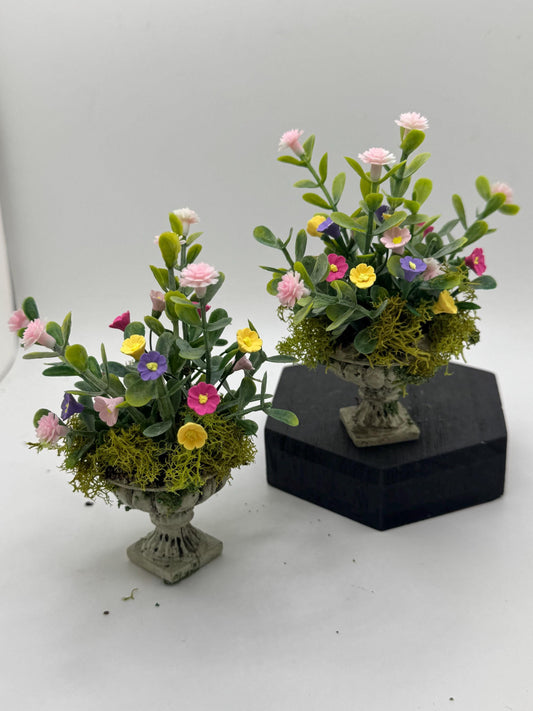 Dolls House Miniatures - Urn Planter x1