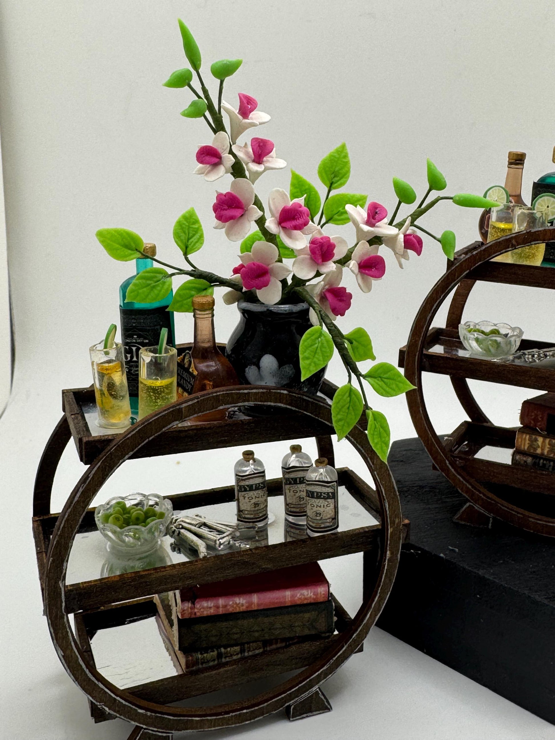 Dolls House Miniatures - 1/12 Art Deco Inspired Side Table x1