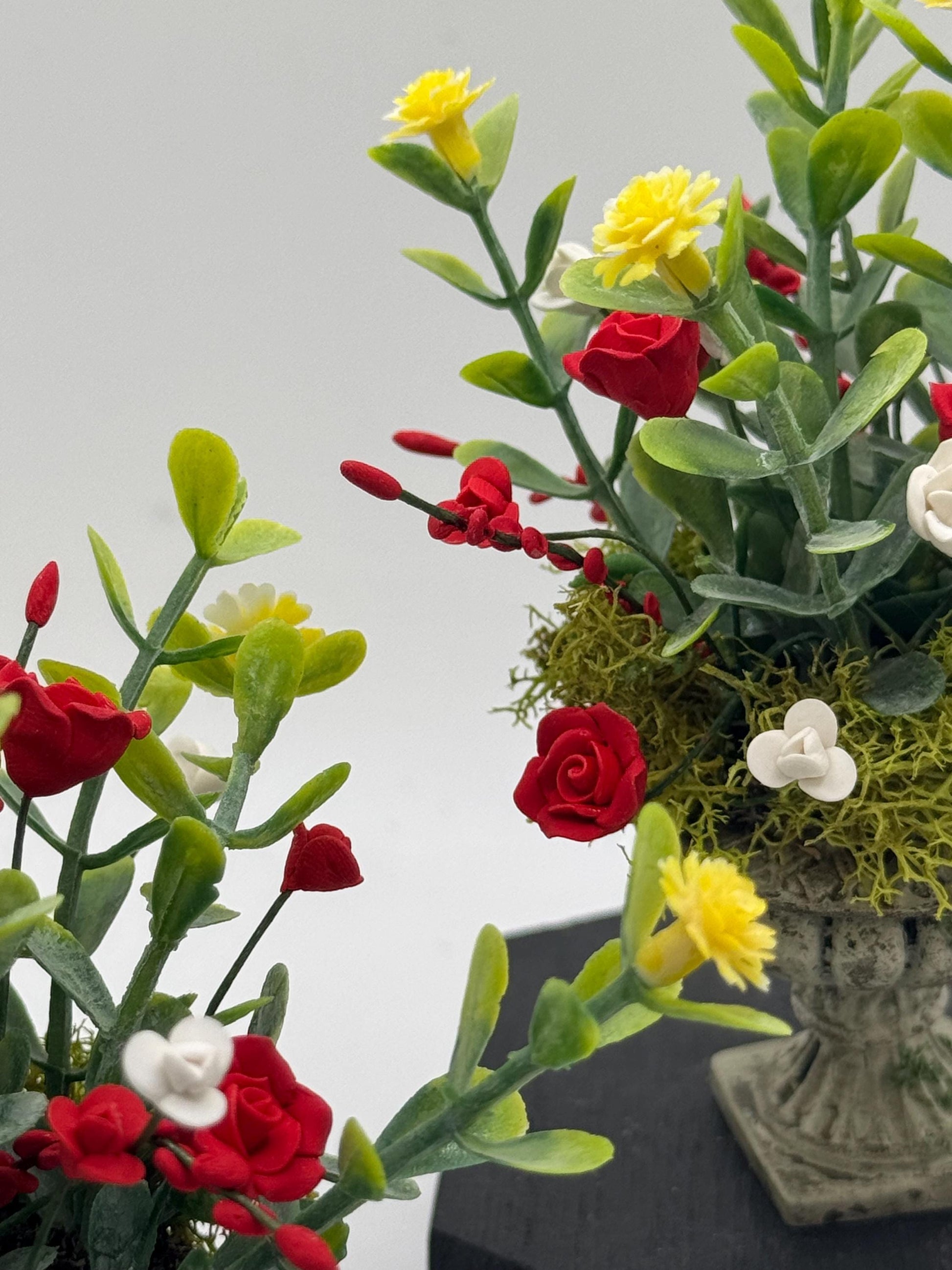 Dolls House Miniatures - Urn Planter x1