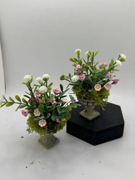 Dolls House Miniatures - Urn Planter x1