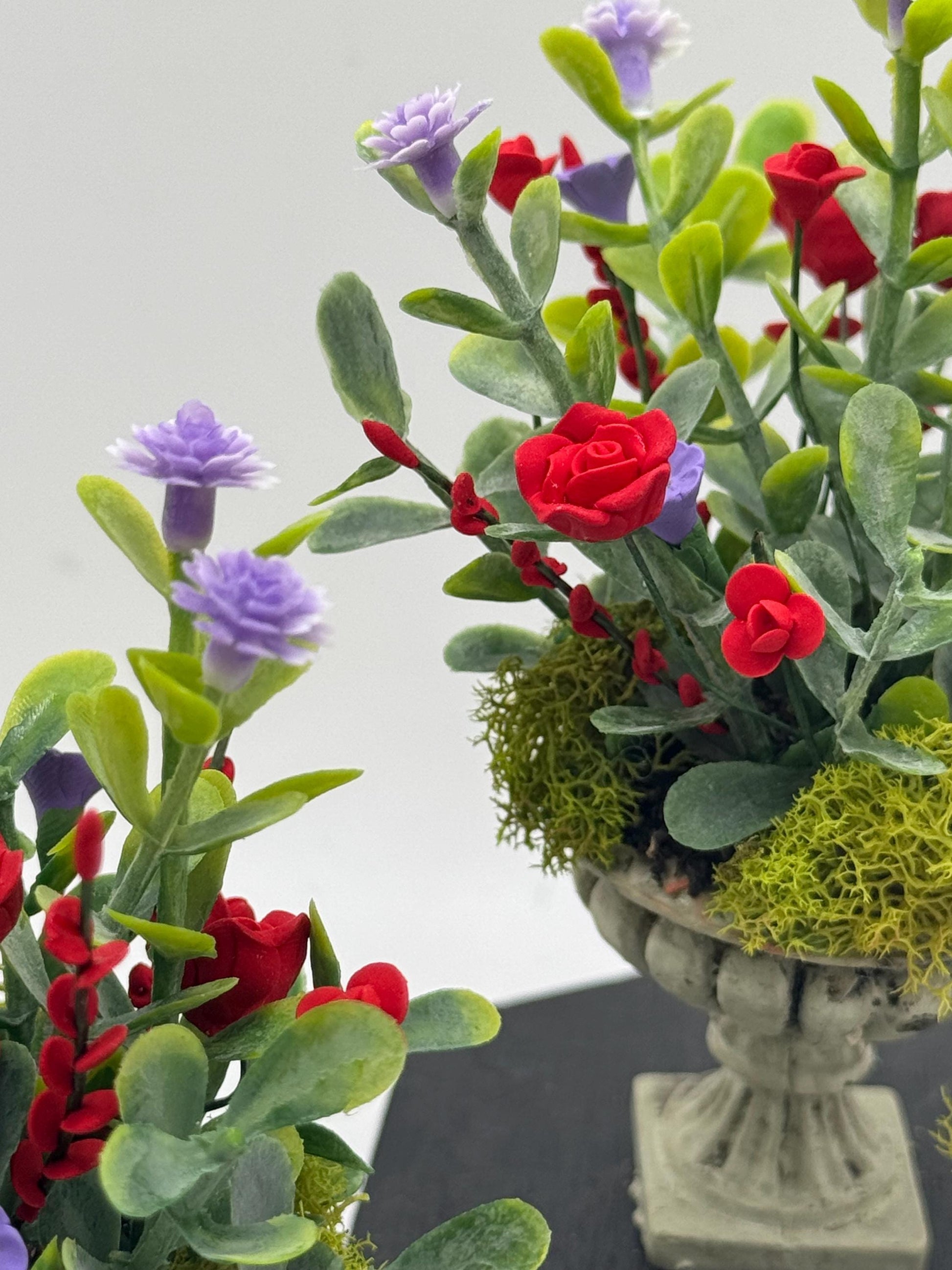 Dolls House Miniatures - Urn Planter x1