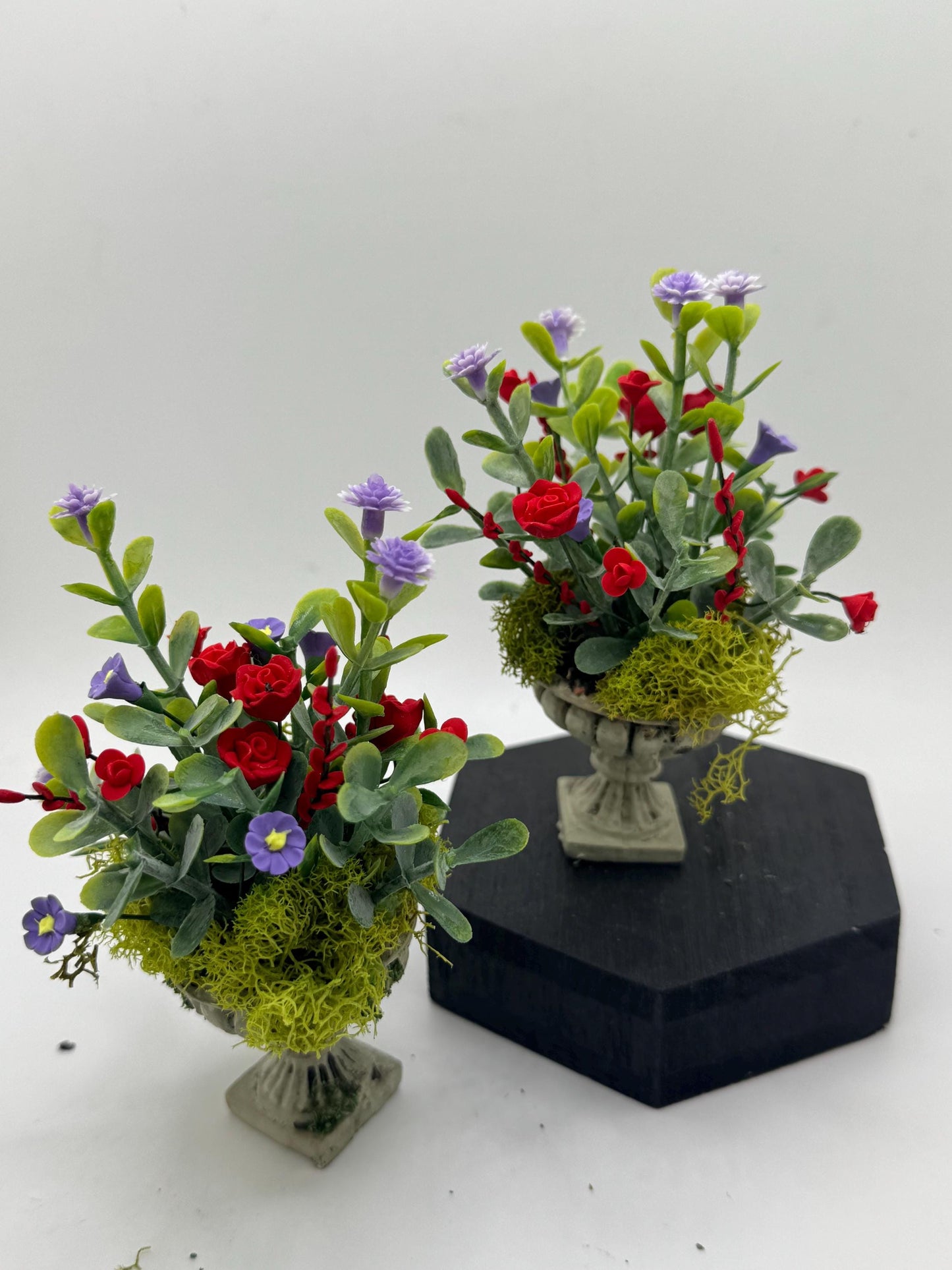 Dolls House Miniatures - Urn Planter x1