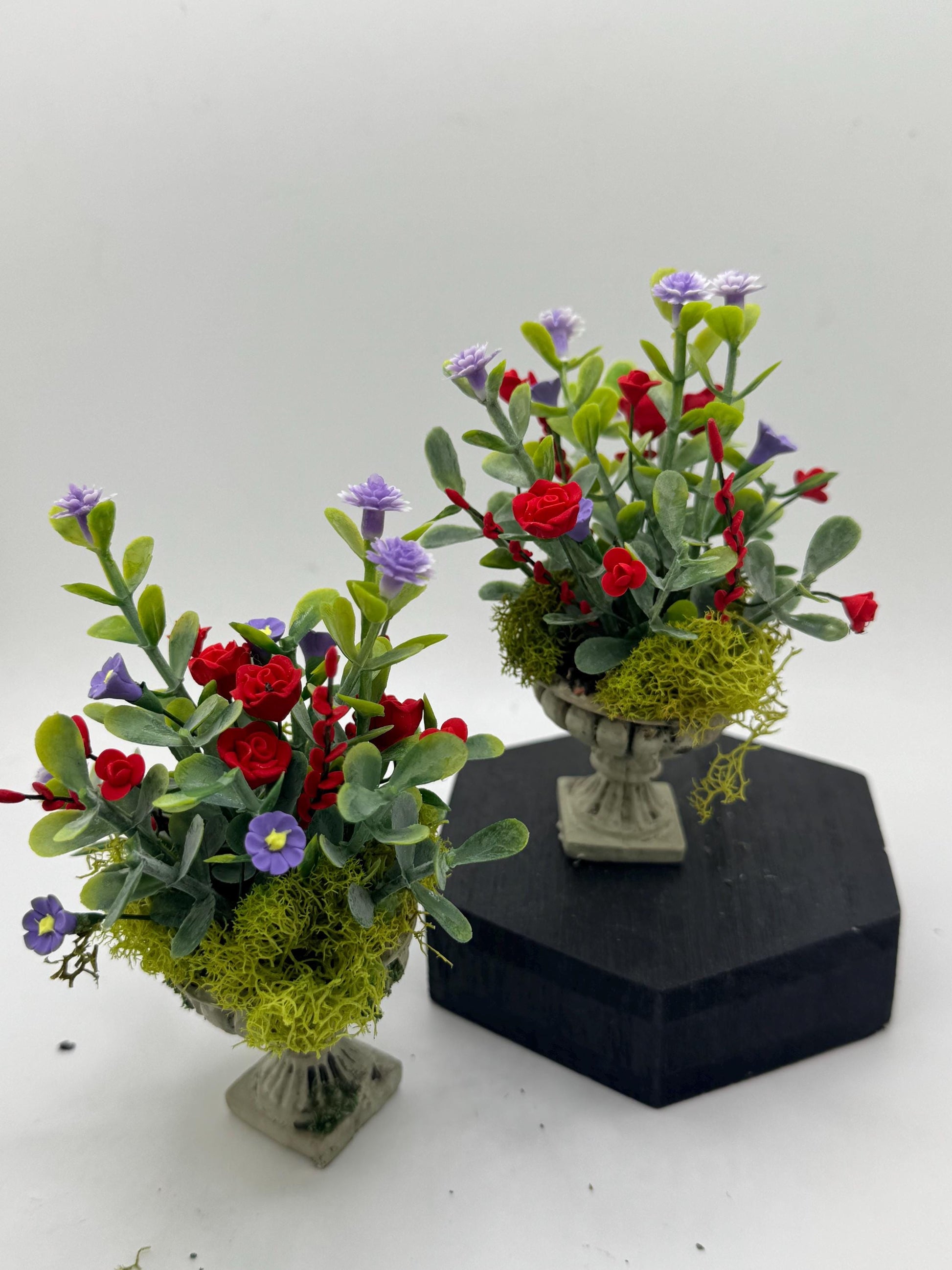 Dolls House Miniatures - Urn Planter x1