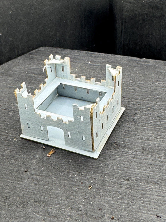 Dolls House Miniatures - 1/24th / 1:24 / Quarter Inch Scale Toy Fort /castle