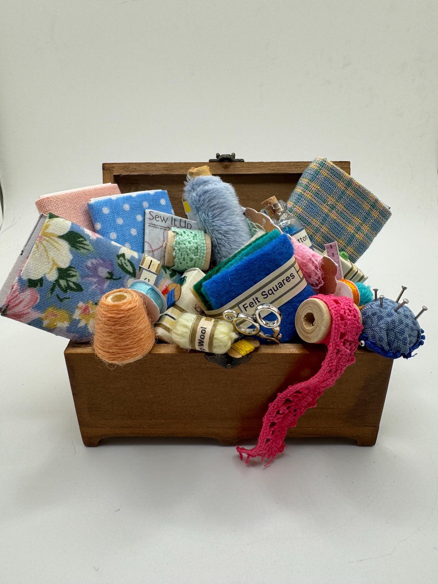 Dolls House Miniatures - 1/12th  Haberdashery chest / box  x 1