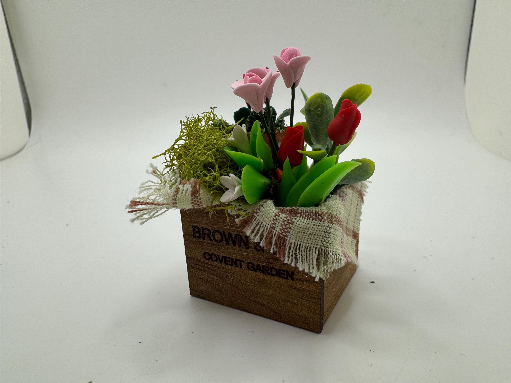 Dolls House Miniatures - 1/12th Covent Garden Flower box x1