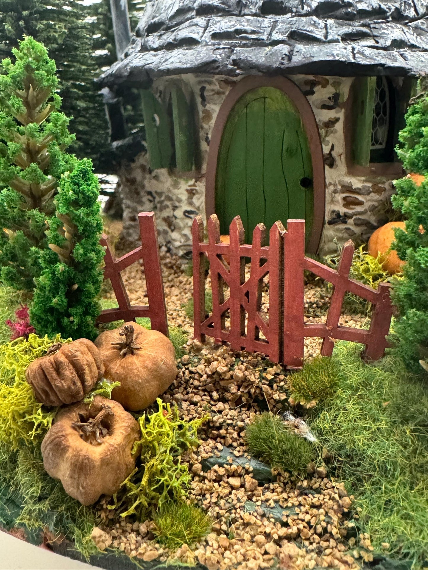 Dolls House Miniatures ( 1/48th - 1:48th - 1/4" - Quarter Inch Scale )  Pumpkin Cottage - OOAK