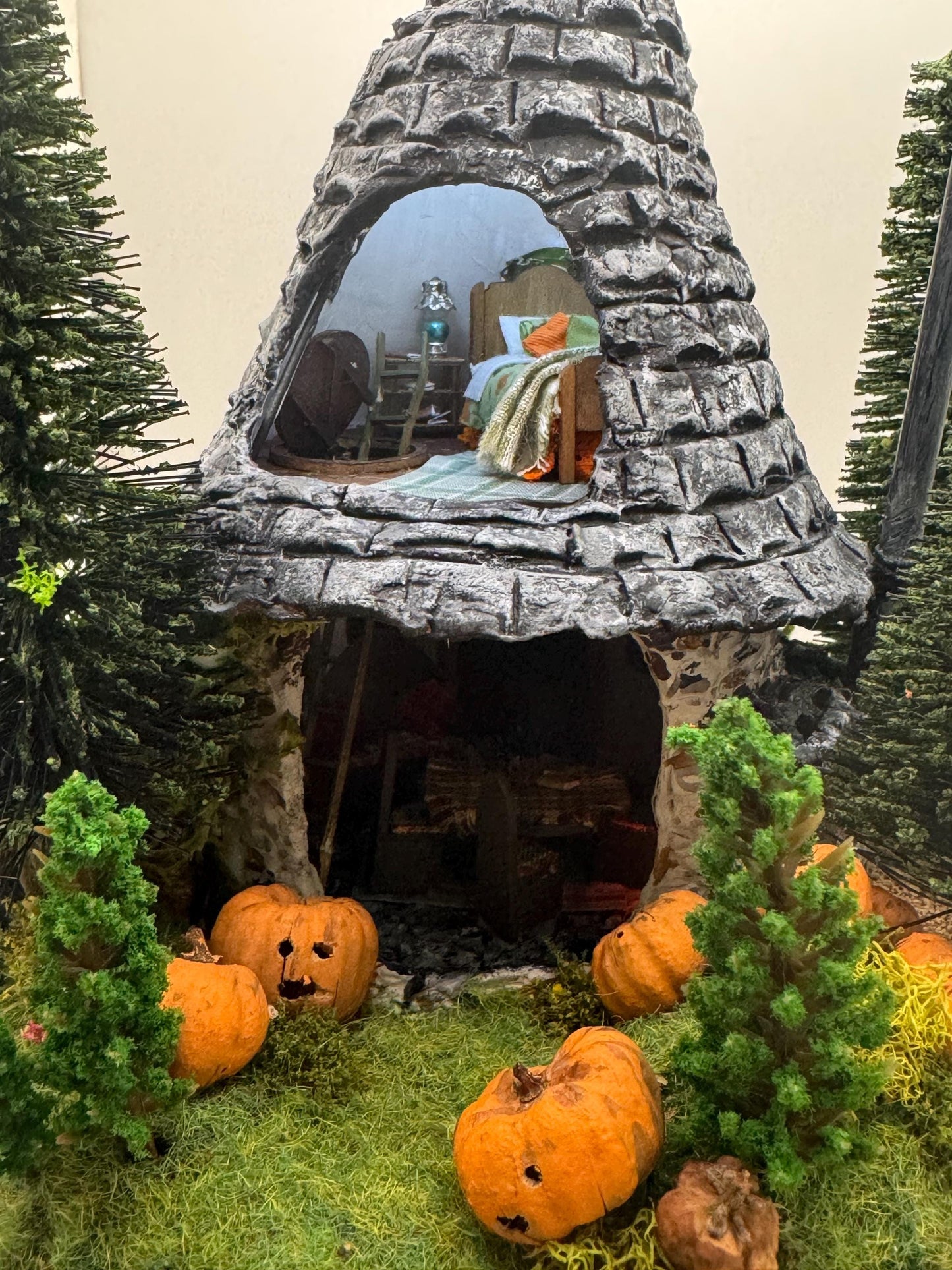 Dolls House Miniatures ( 1/48th - 1:48th - 1/4" - Quarter Inch Scale )  Pumpkin Cottage - OOAK