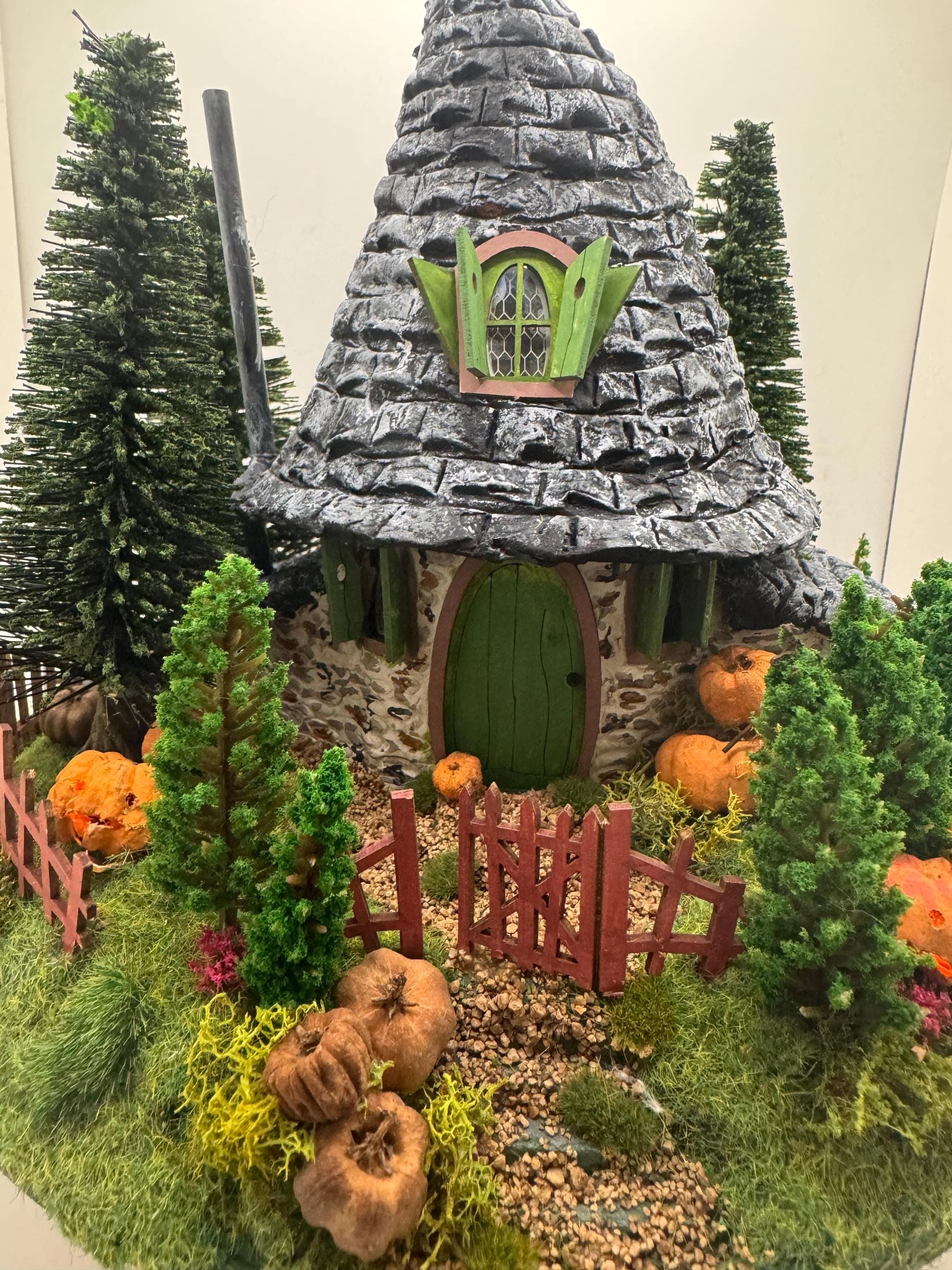 Dolls House Miniatures ( 1/48th - 1:48th - 1/4" - Quarter Inch Scale )  Pumpkin Cottage - OOAK