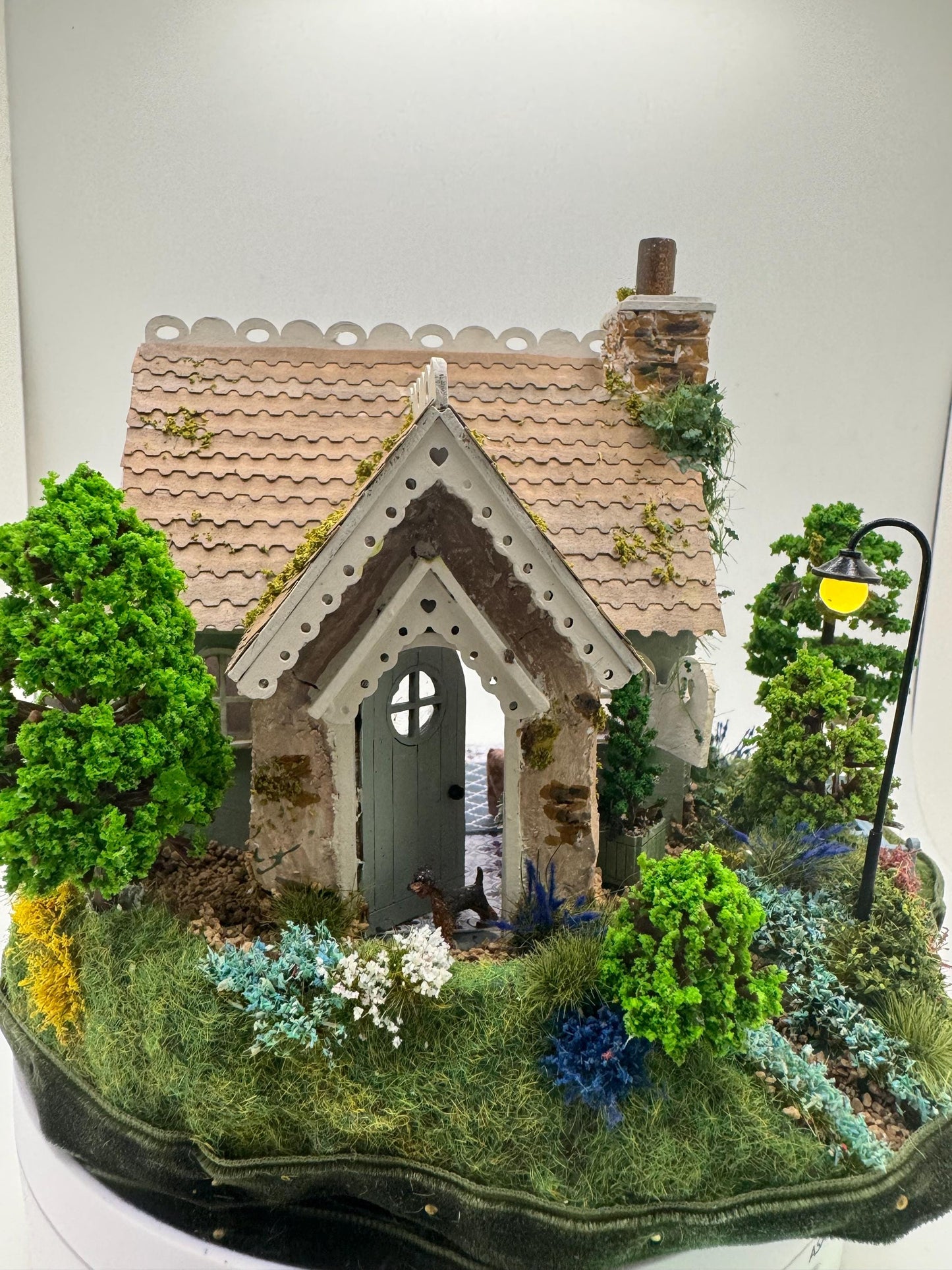 Dolls House Miniatures ( 1/48th - 1:48th - 1/4" - Quarter Inch Scale )  Grandmas cottage - OOAK