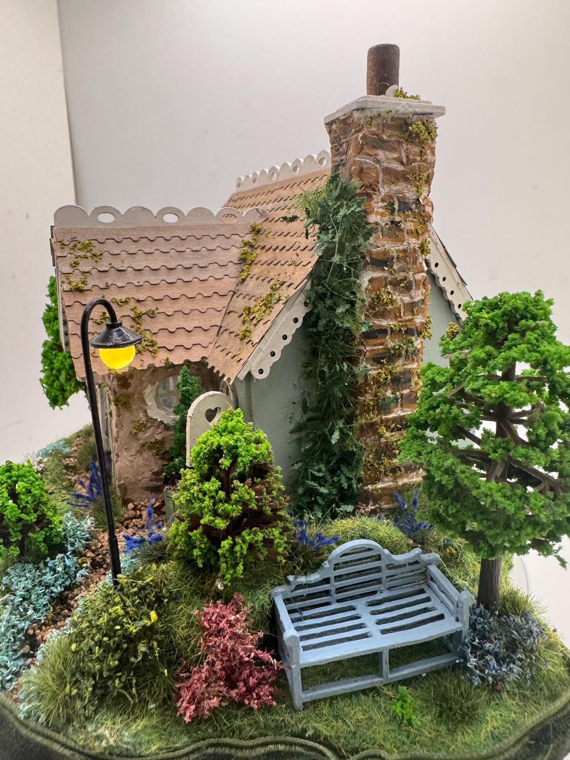 Dolls House Miniatures ( 1/48th - 1:48th - 1/4" - Quarter Inch Scale )  Grandmas cottage - OOAK