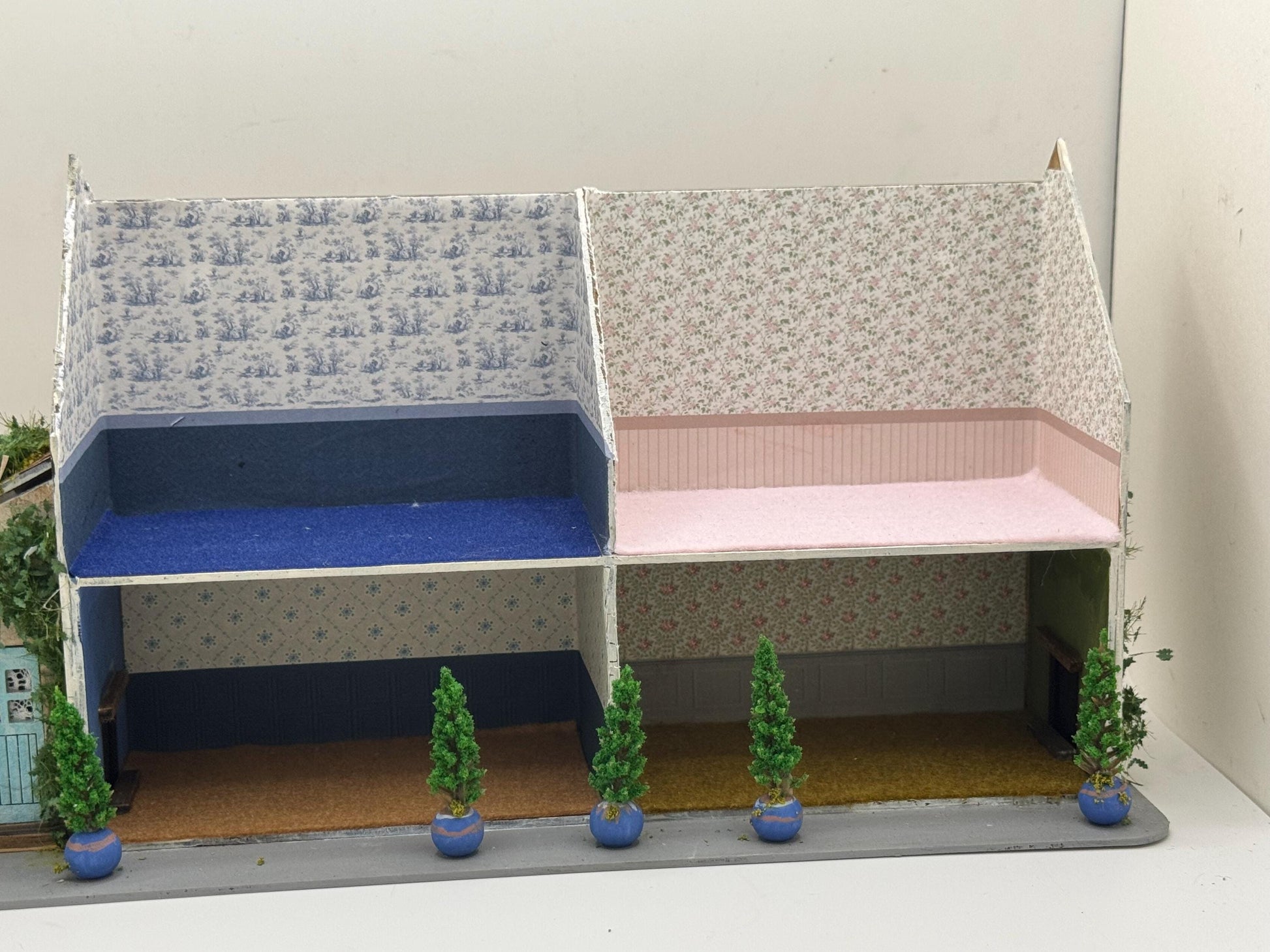 Dolls House Miniatures ( 1/48th - 1:48th - 1/4" - Quarter Inch Scale )  Seaside cottages - OOAK