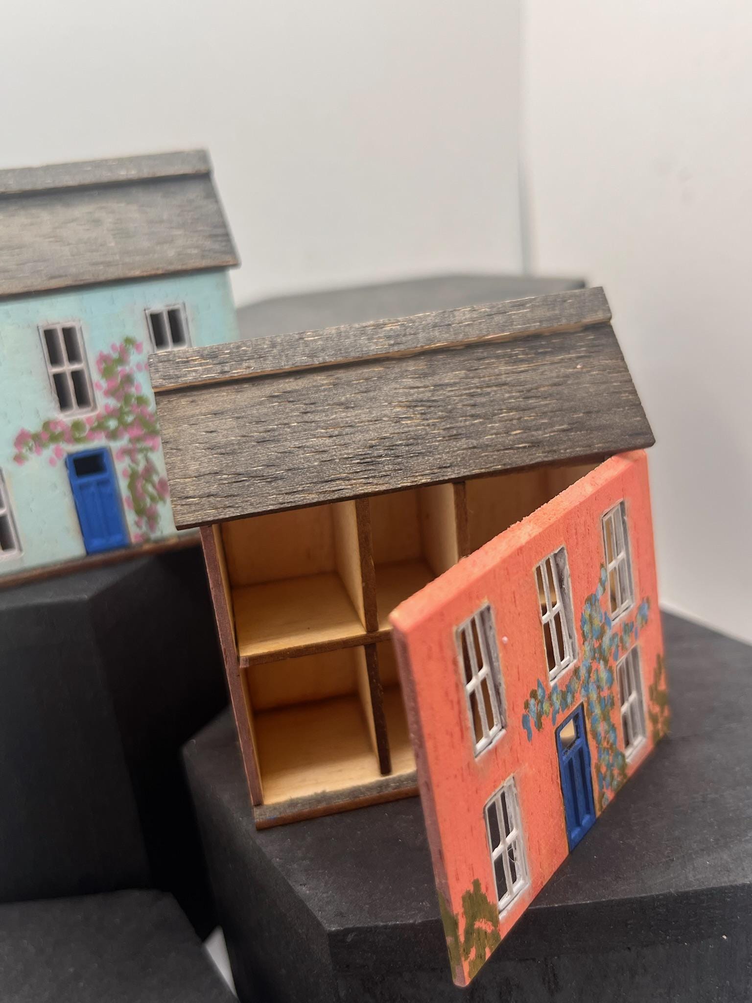 Dolls House Miniatures - 1/12th dollshouse for Dolls House x1