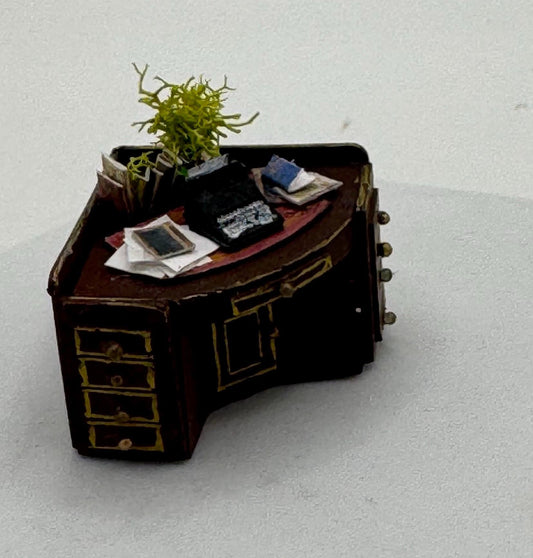 Dolls House 1/48th - Corner Desk