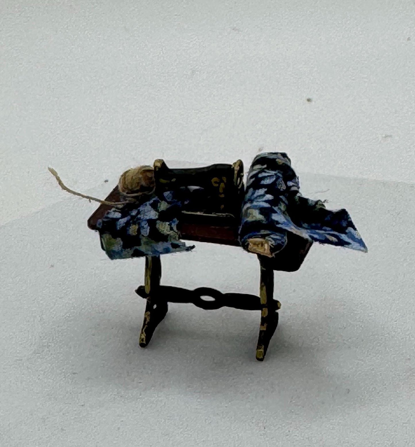 Dolls House 1/48th - Sewing Table