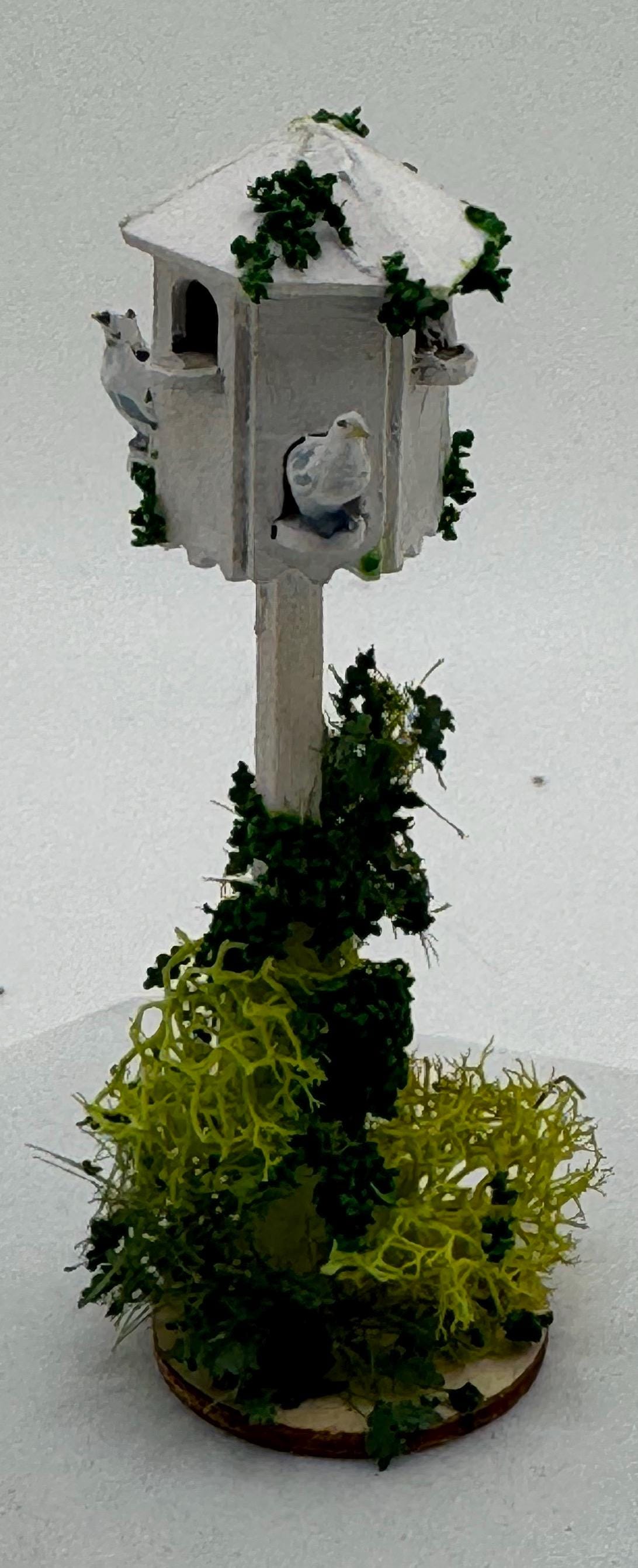 Dolls House 1/48th - Dovecote with Doves