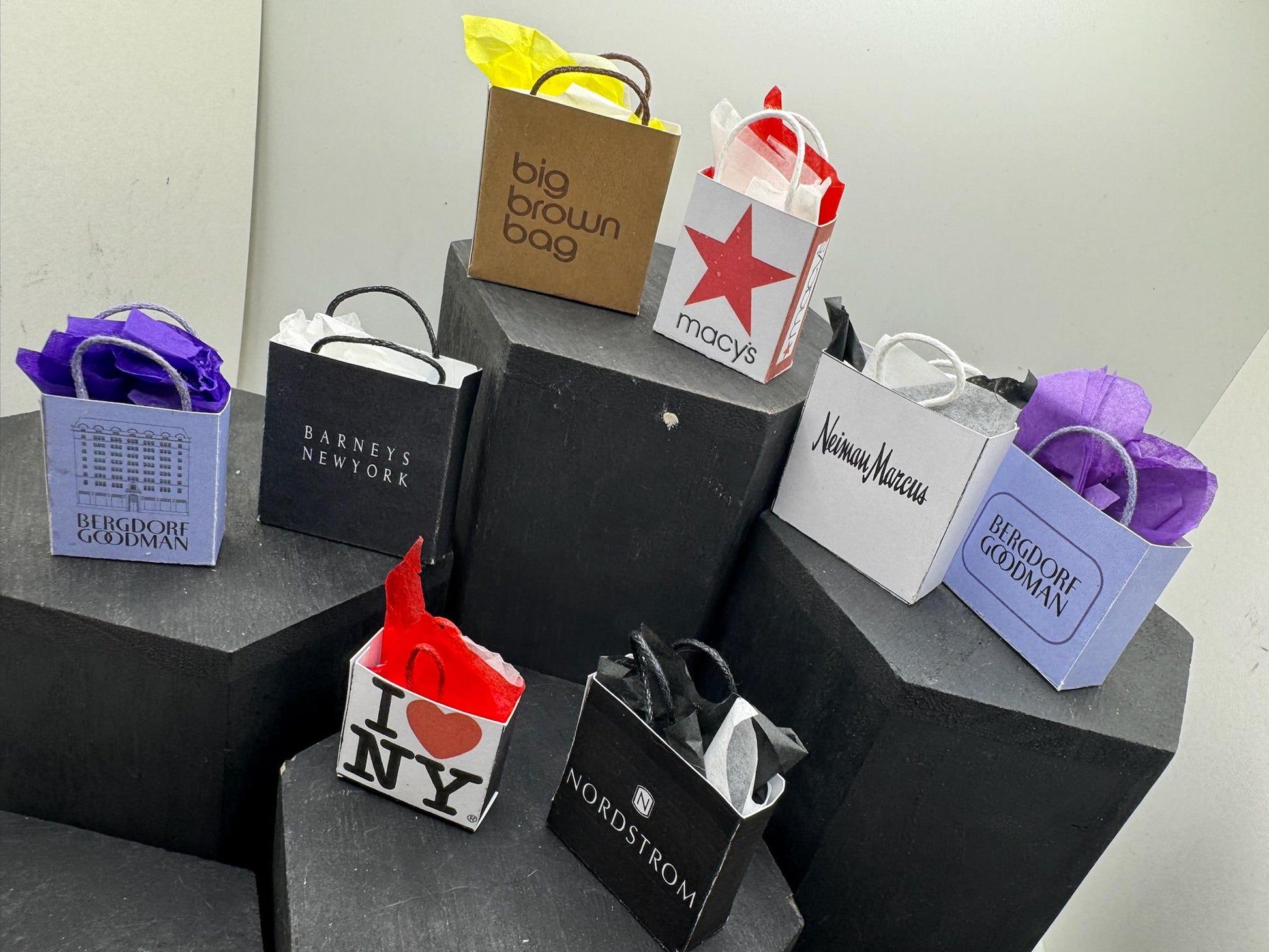 Dolls House Miniatures- 1/12th Shopping Bags x8 - SET 10 - NYC